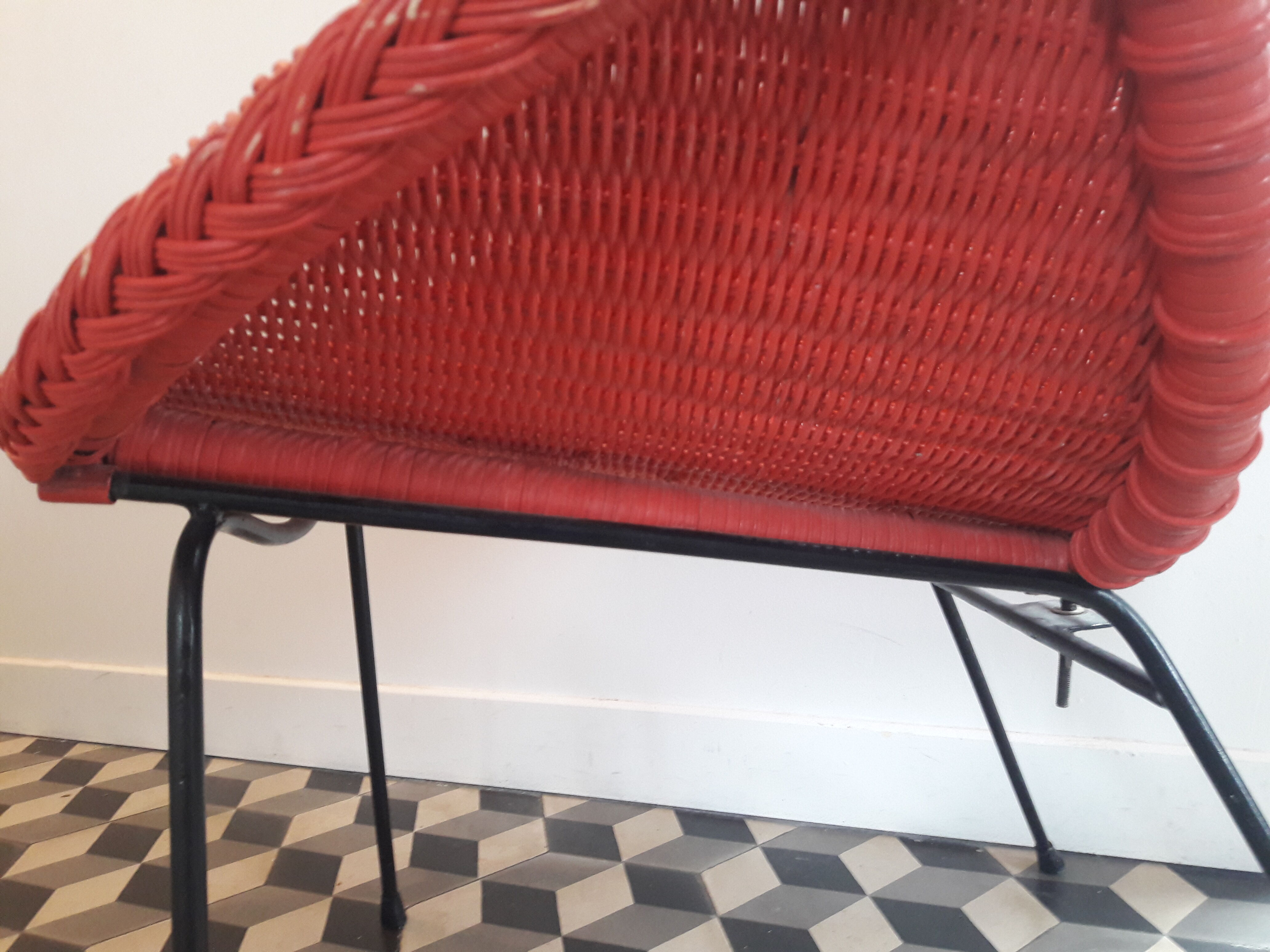 Armchair basket red vintage style frame metal seat wicker rattan scoubidou