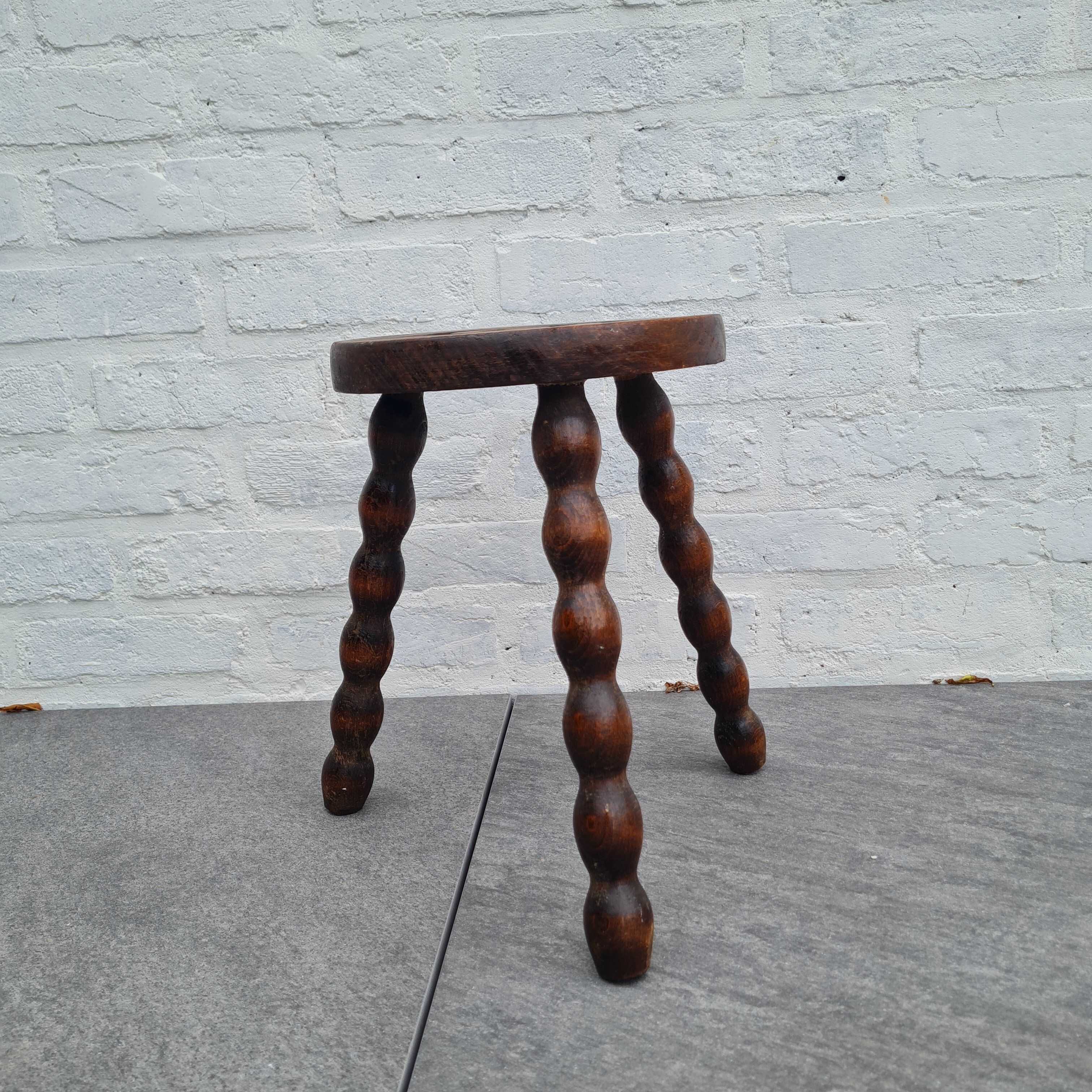 Tripod stool
