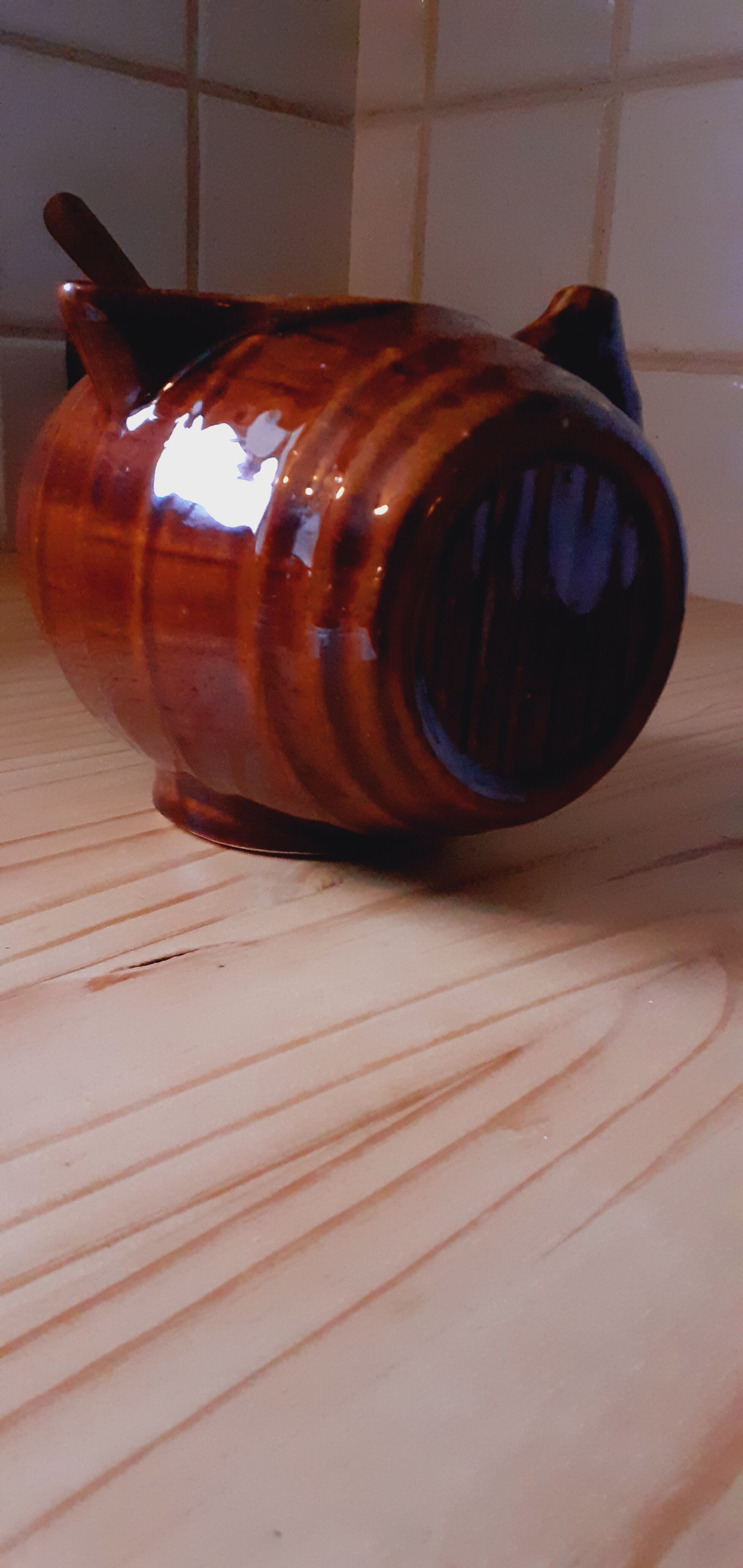 Wine pitcher year 40 earthenware in the shape of a barrel