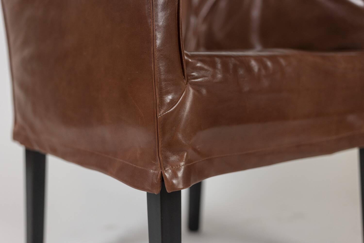 Lintello. Pair of camel leather armchairs. 1970s.