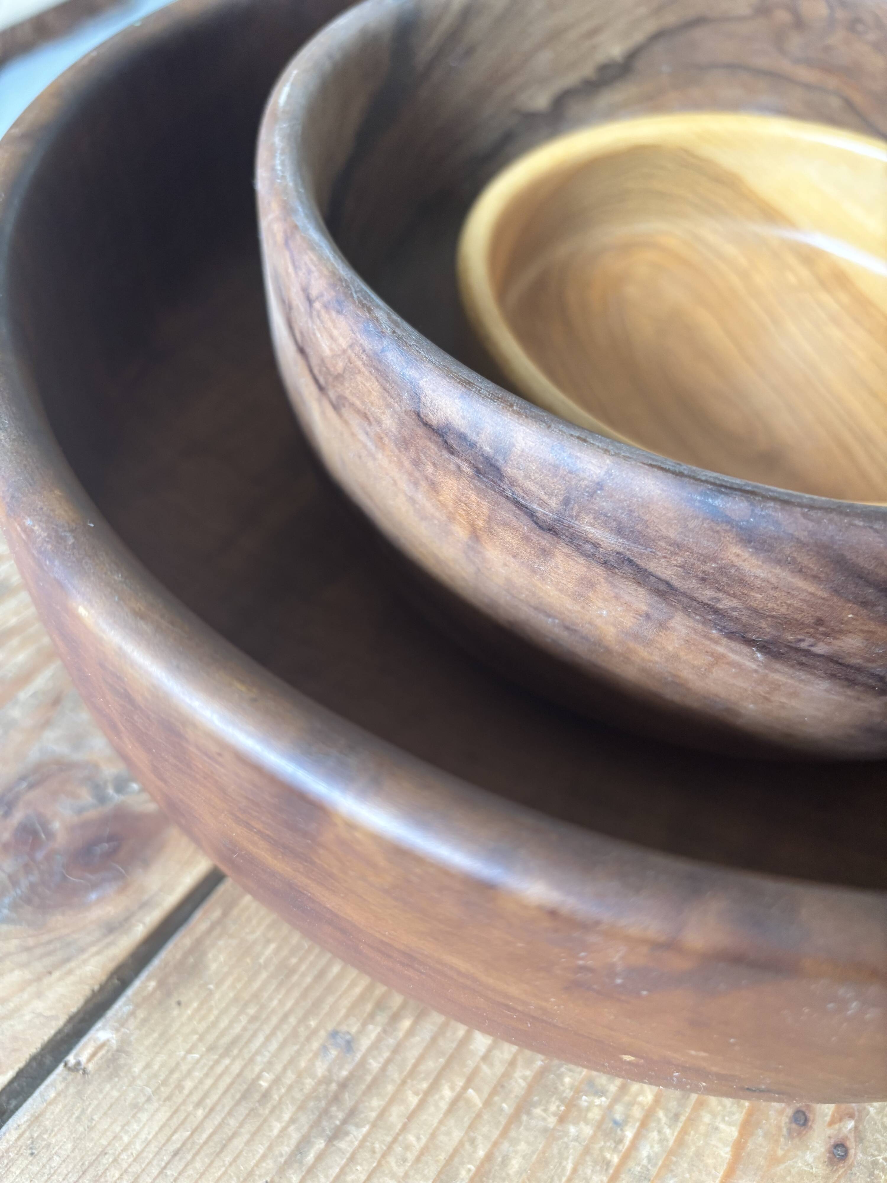 Ensemble de trois coupes en véritable bois d'olivier, fartisanaux, vintage