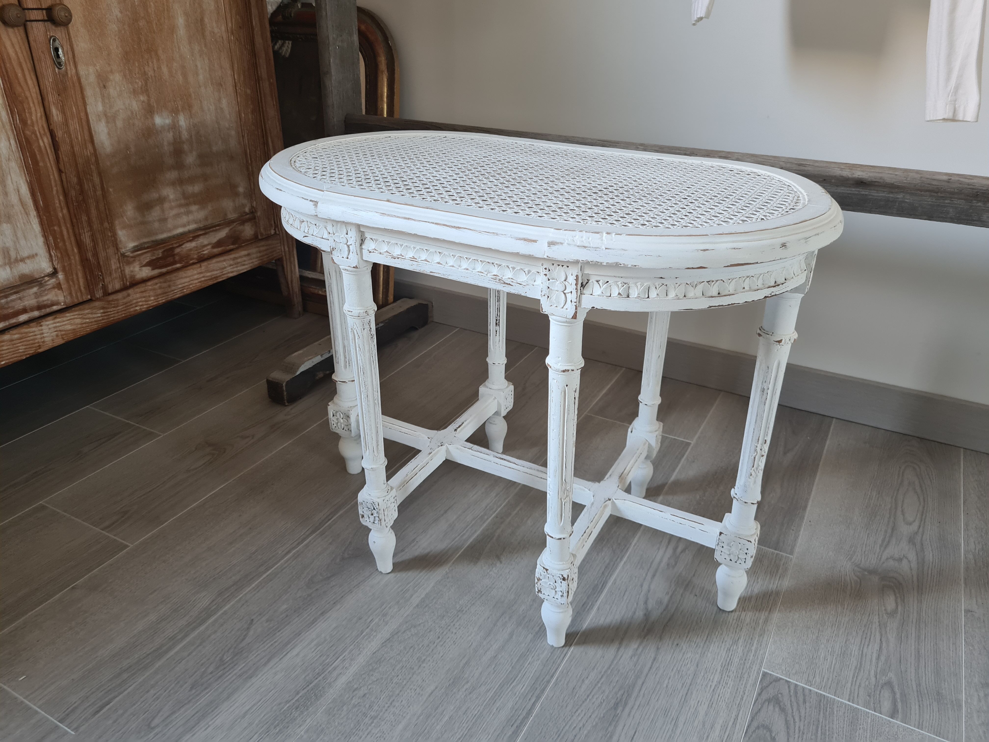 Small piano bench canné shabby chic style