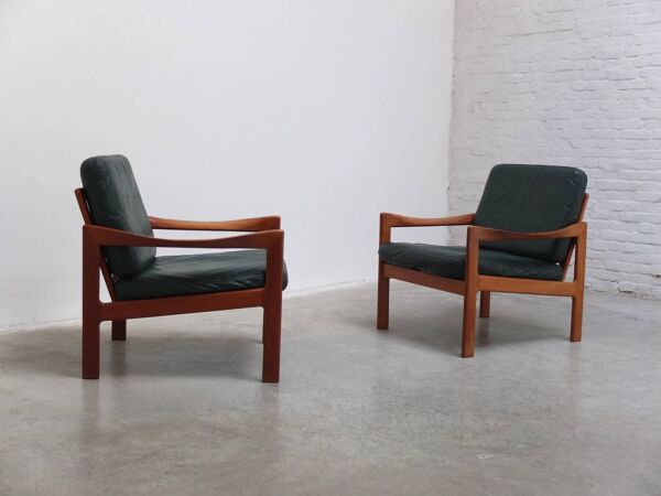 Paire de fauteuils danois par Illum Wikkelsø pour Niels Eilersen, années 1960.