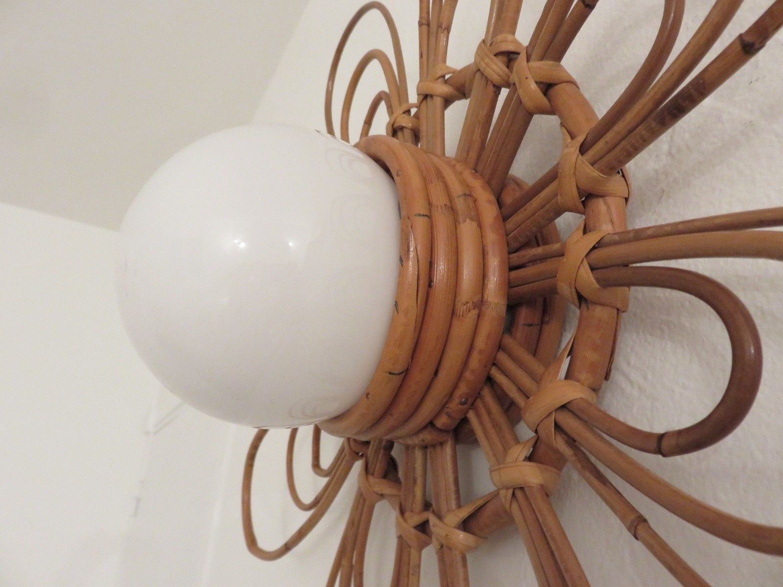 Wall light  'flower' 60s 70s rattan