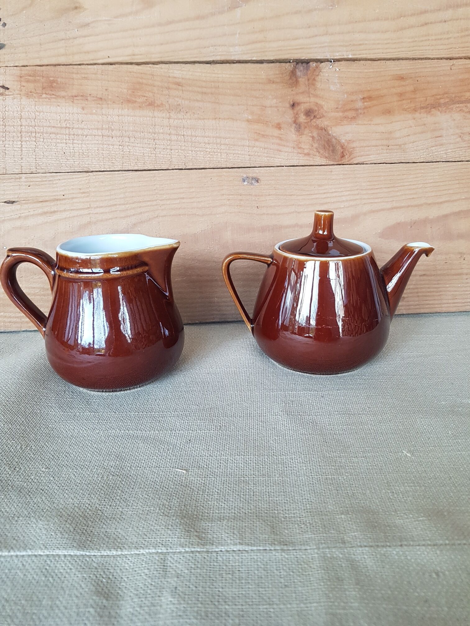 Teapot and milk jug from Villeroy and Boch bistro 1970