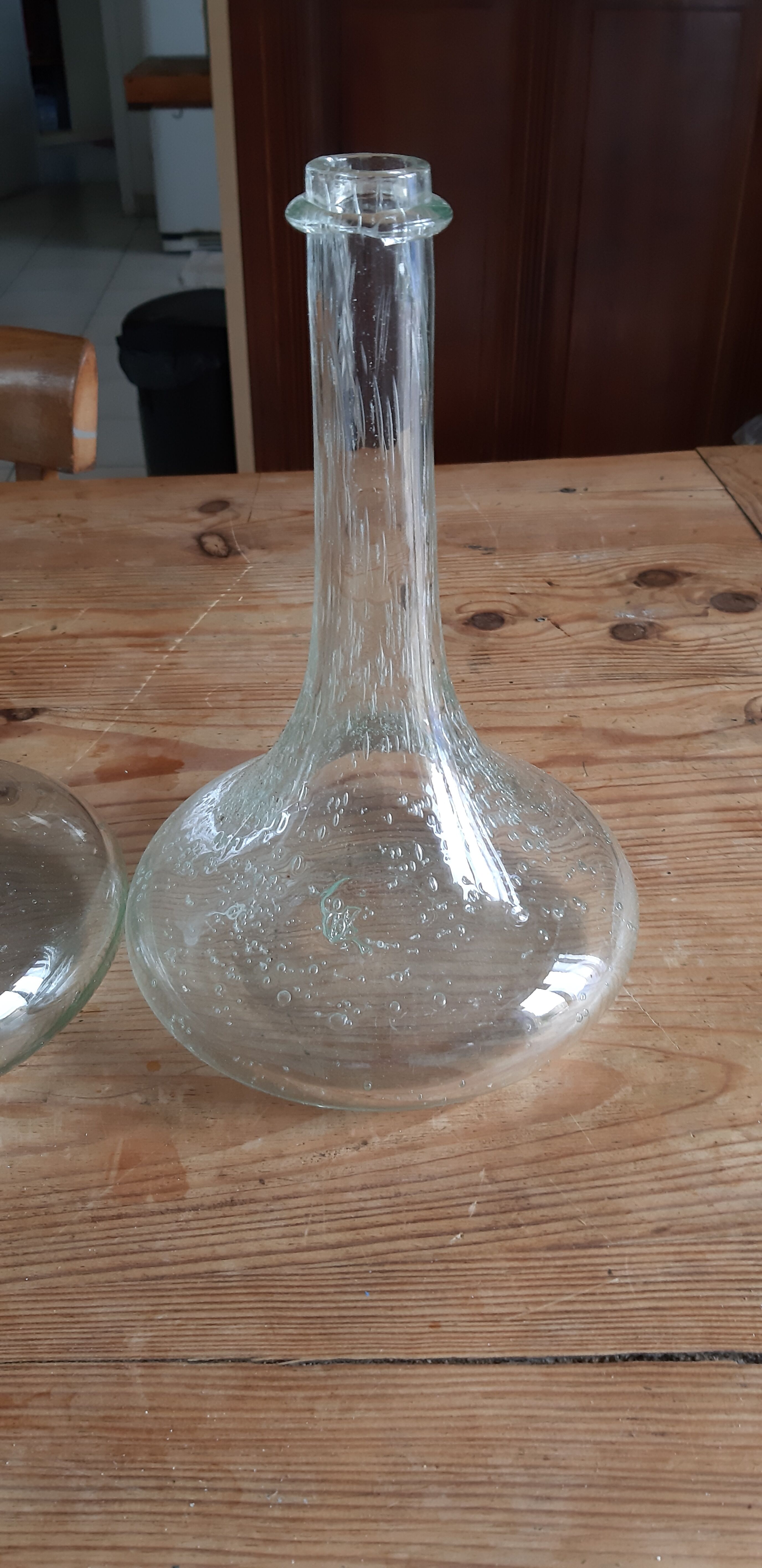 Pair of carafes to decant in blown glass