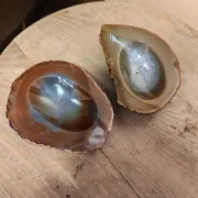 Pair of vintage 1970s polished natural agate catchalls.