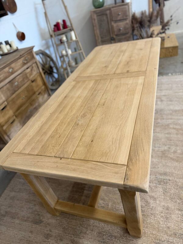 Table en chêne massif avec des rallonges en bouleau