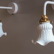 Set of 2 wall sconces in tulip glass painted white