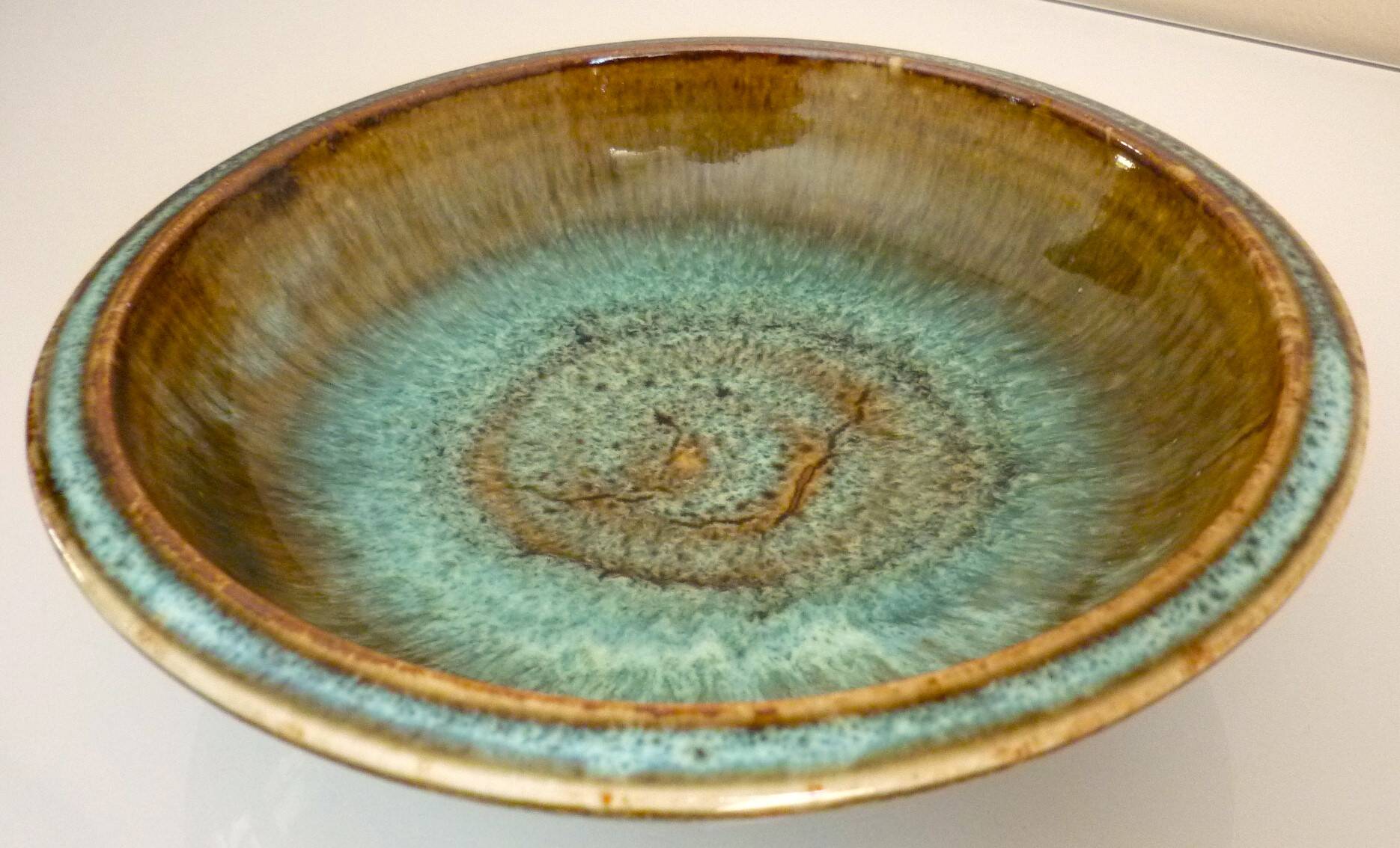 Vide poche, bol évasé ou coupe, céramique émaillée flammée, signature à identifier