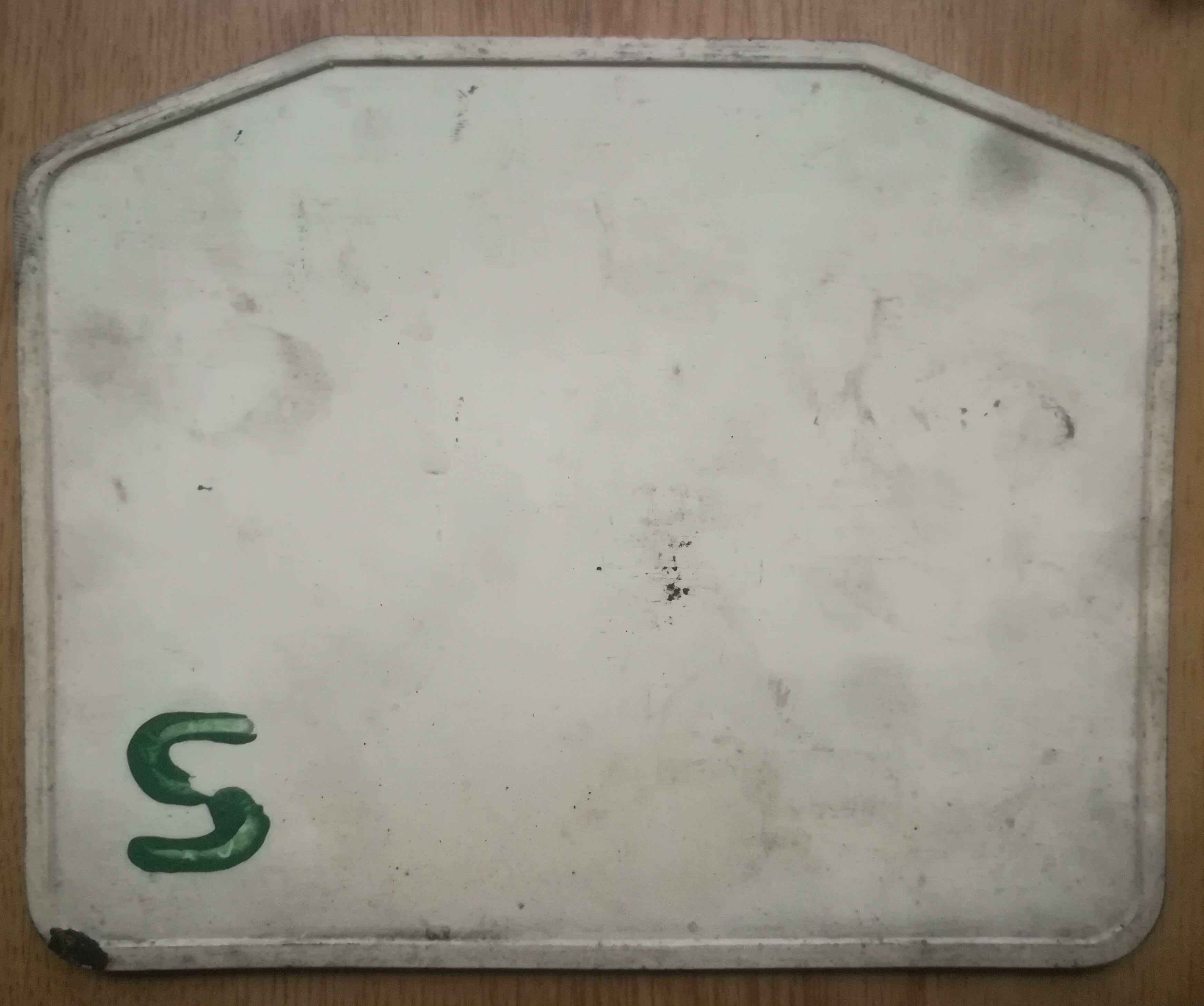 Plaque ancienne de ligne de bus en bakélite