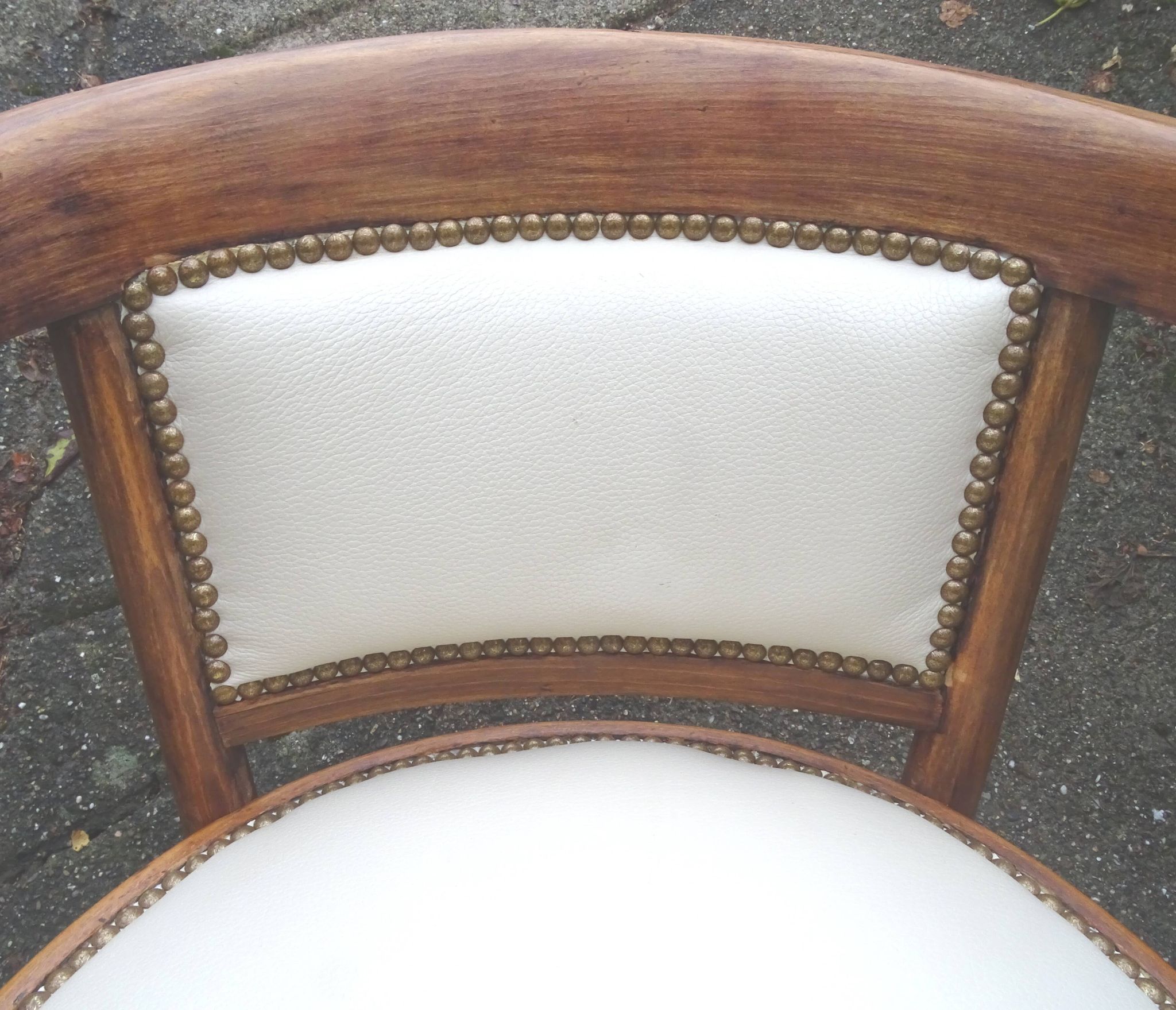 Two Fischel Art Deco armchairs upholstered in cream leather - 1925 - No Thonet
