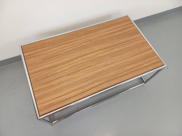 Table basse vintage style USM en mélaminé et métal chromé