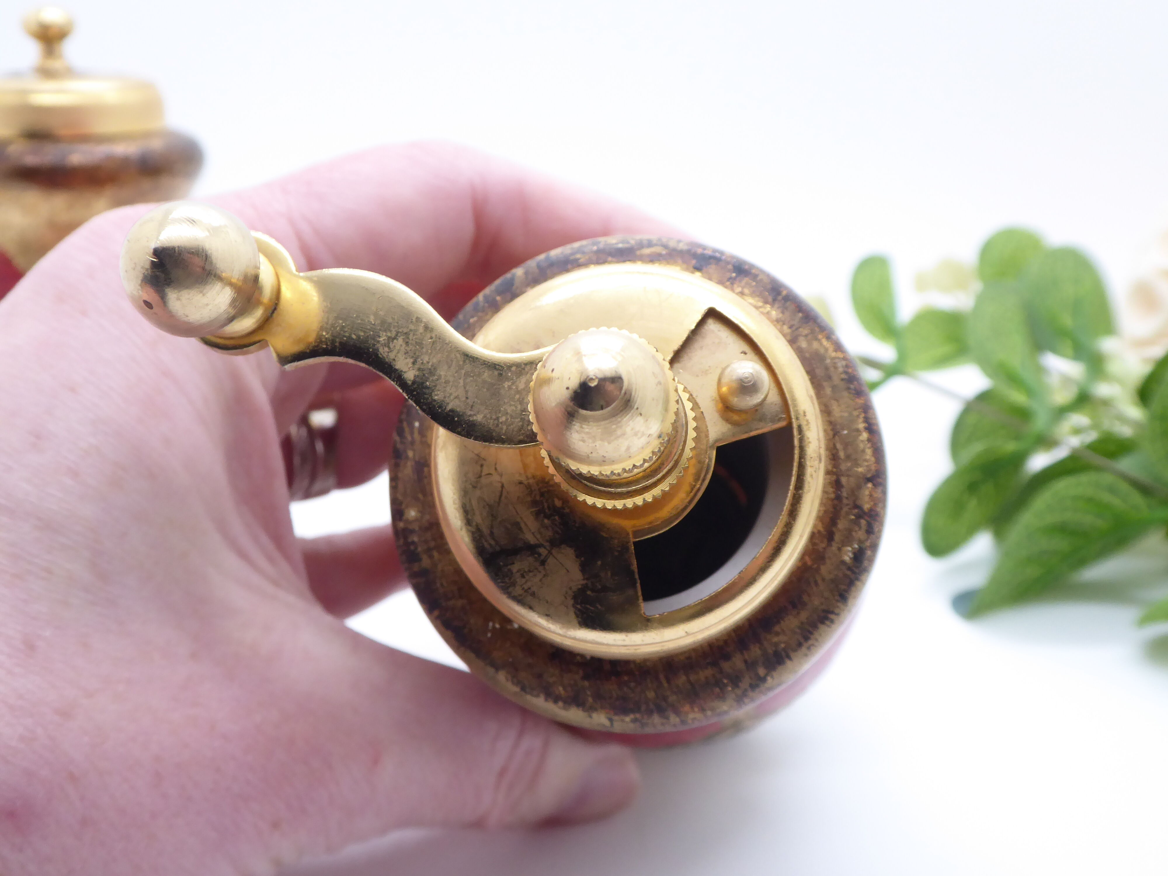 Salt shaker and pepper mill Florentine style