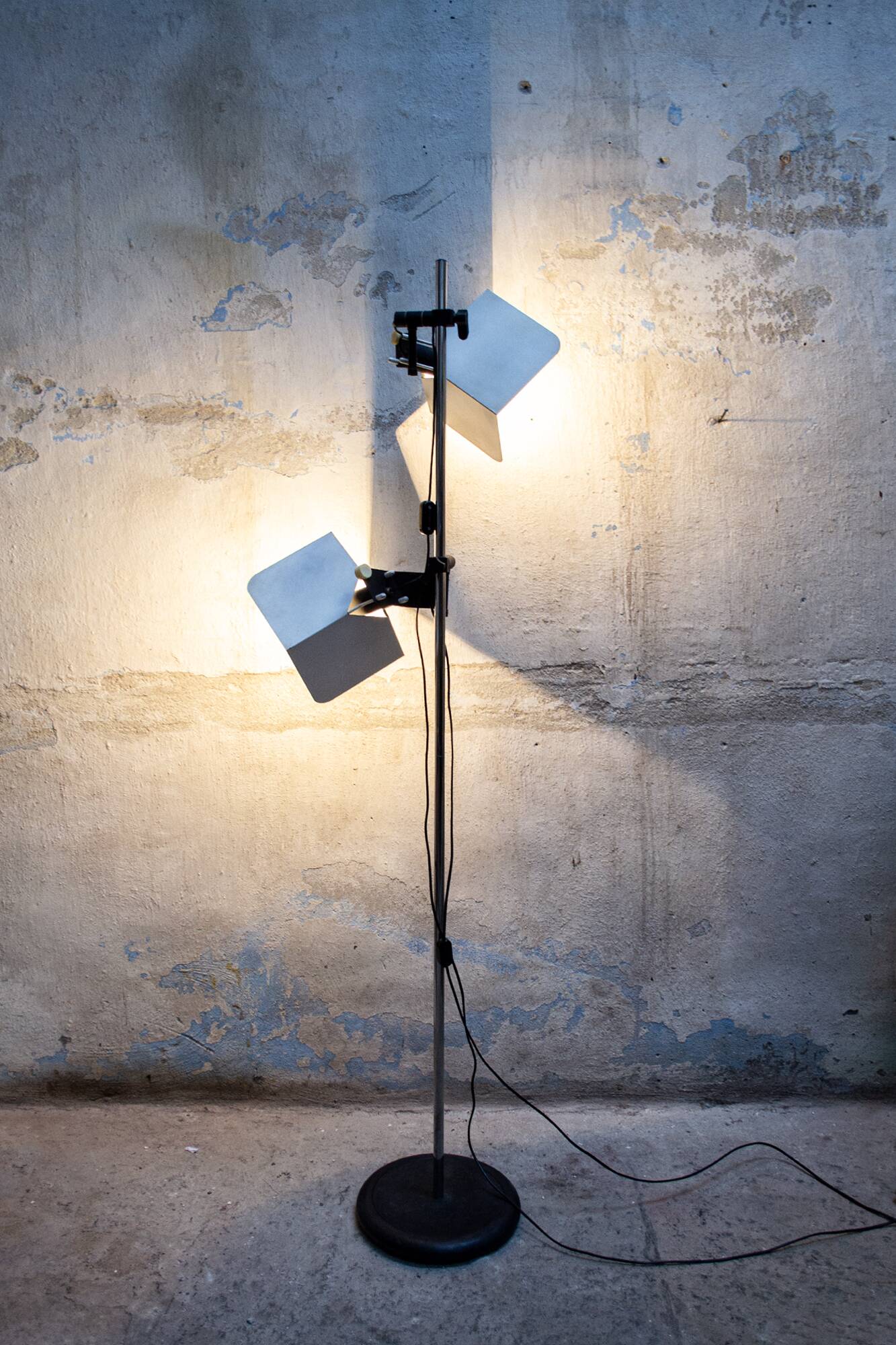 Triedro Floor Lamp in Lacquered and Chromed Metal by Joe Colombo for Stilnovo, Italy, 1970s