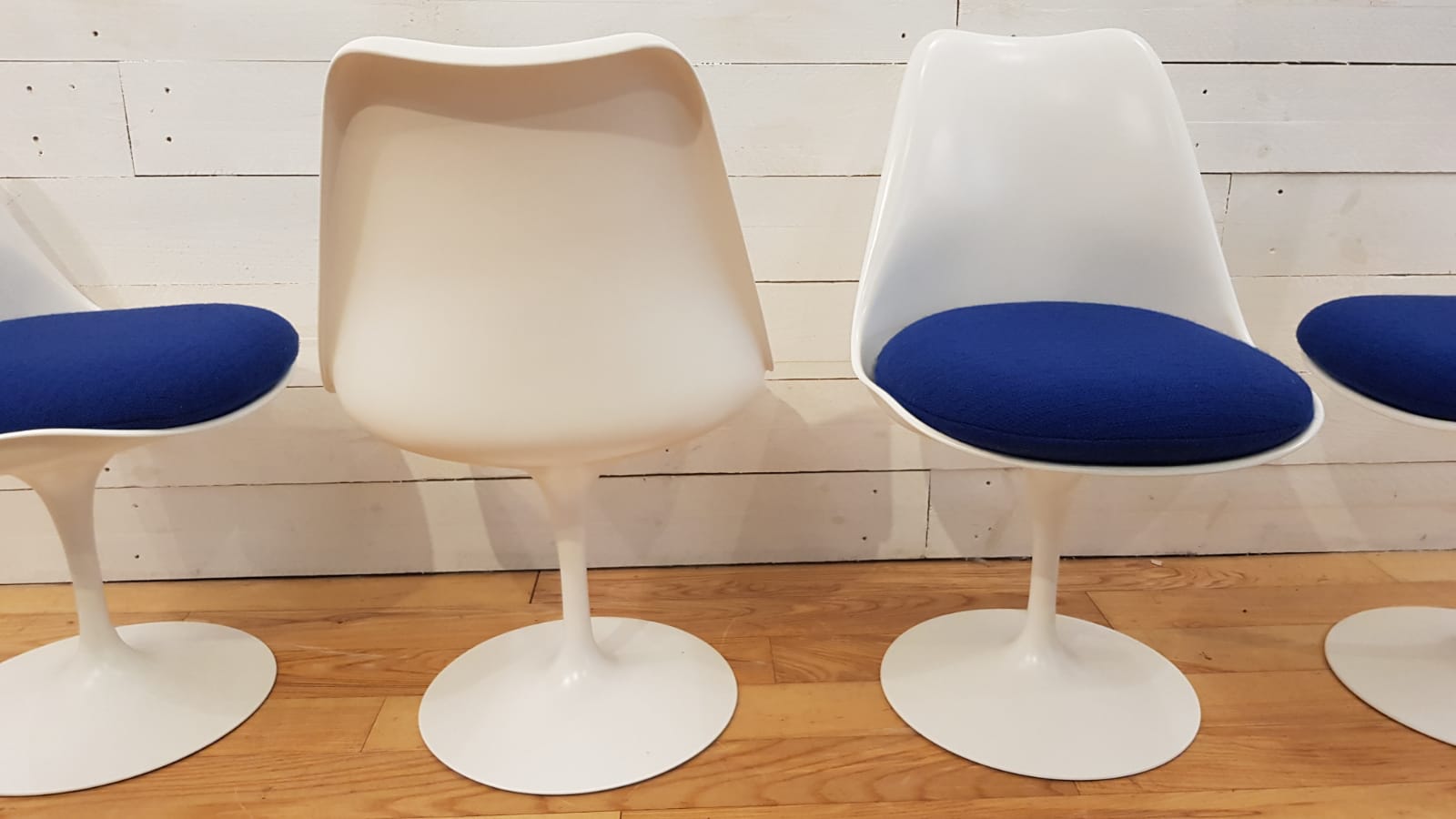 Chairs Tulip by Eero Saarinen for Knoll 1960