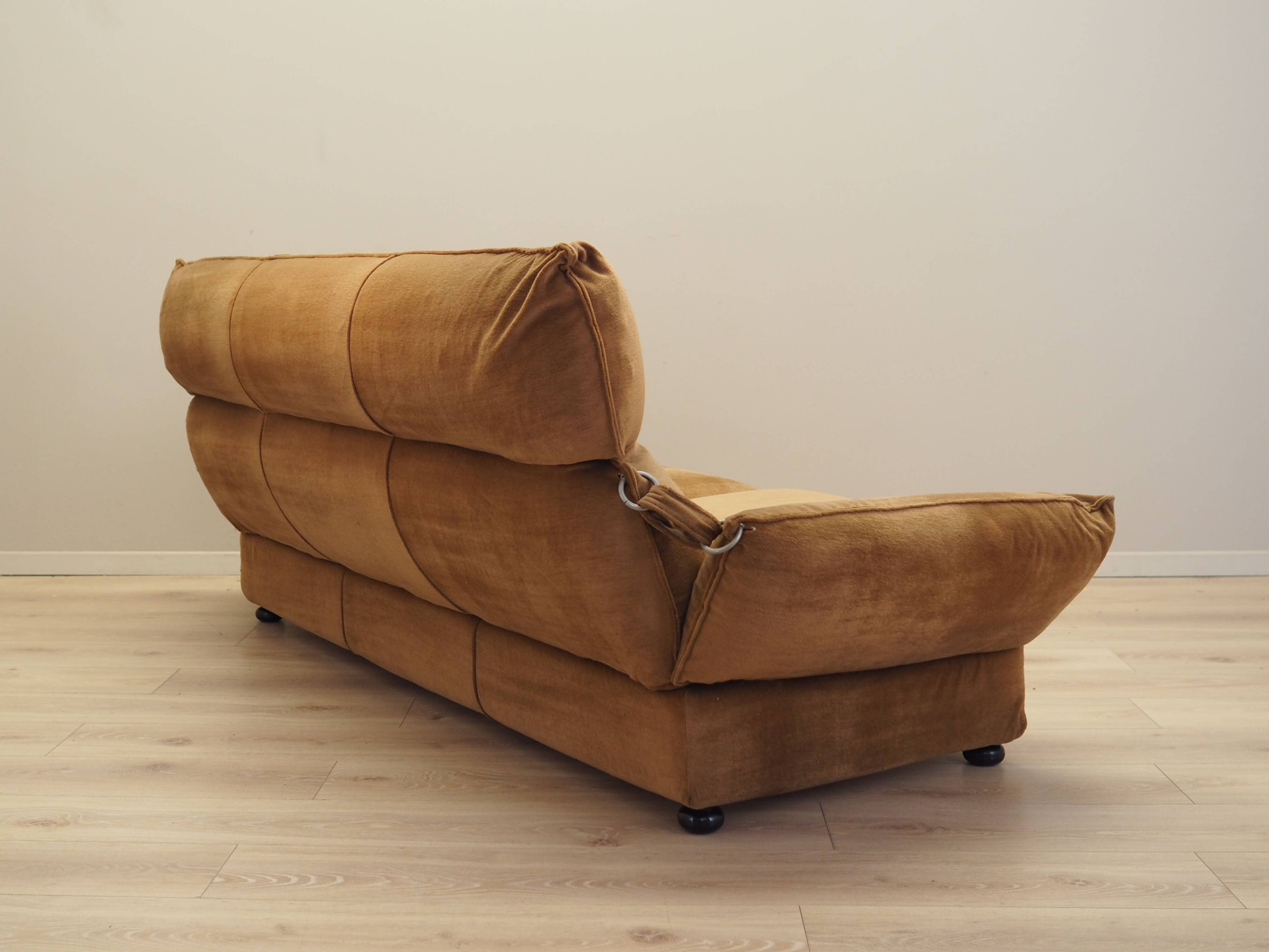 Brown velvet sofa, Italian design, 1970s, manufacturer: Dall'Oca