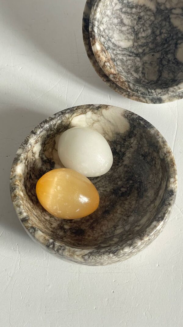 Sculpture poule aux oeufs marbre vintage