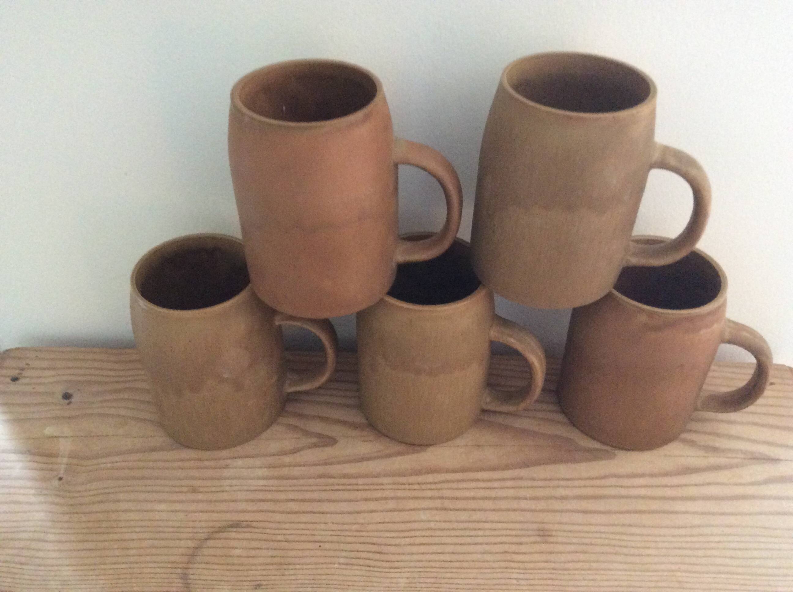 5 stoneware mugs