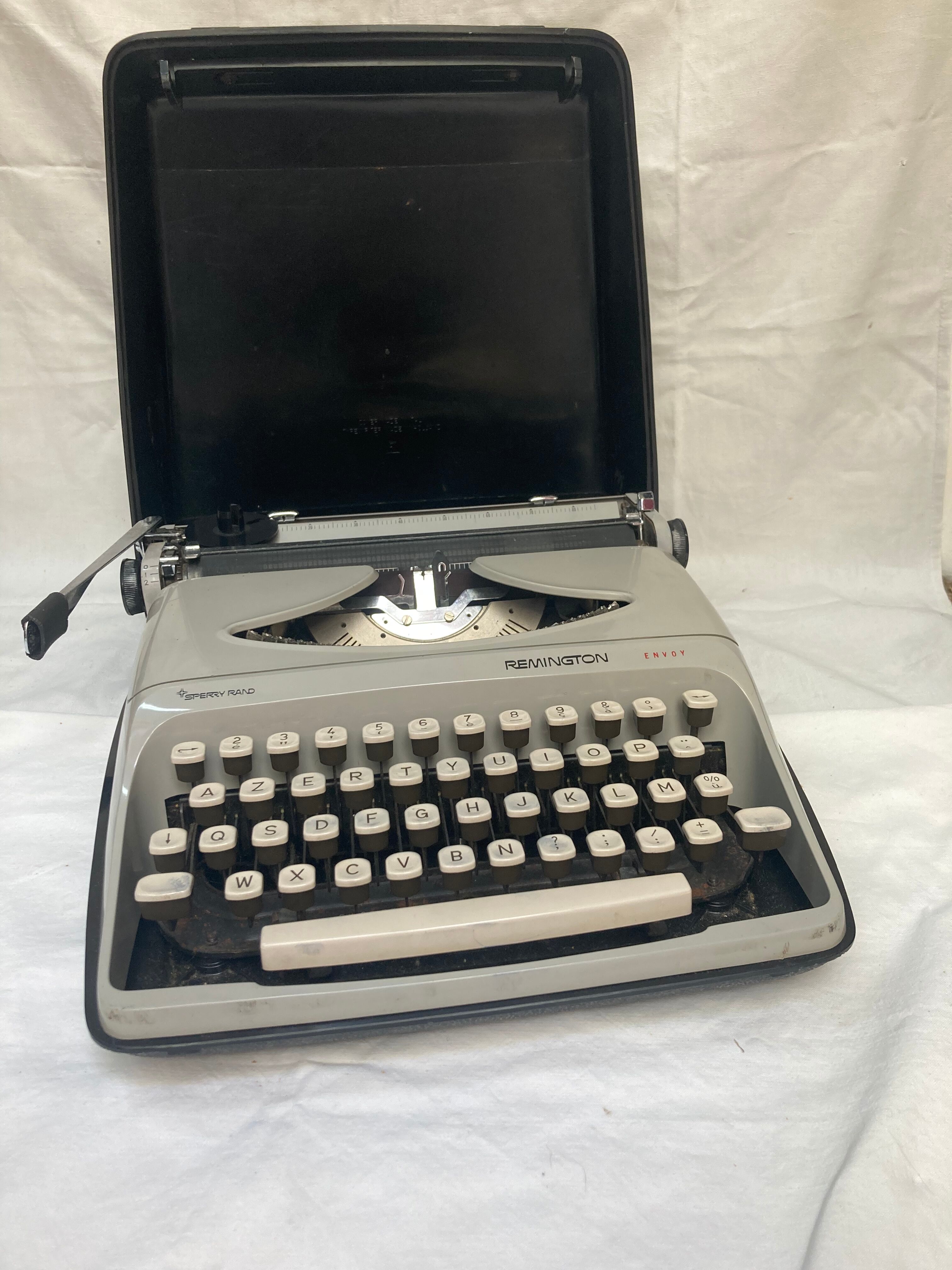 Typewriter Remington envoy