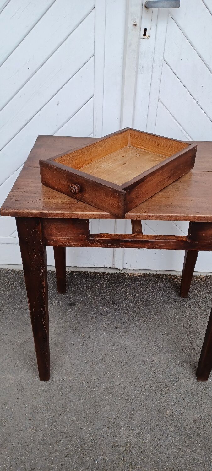 Small country table