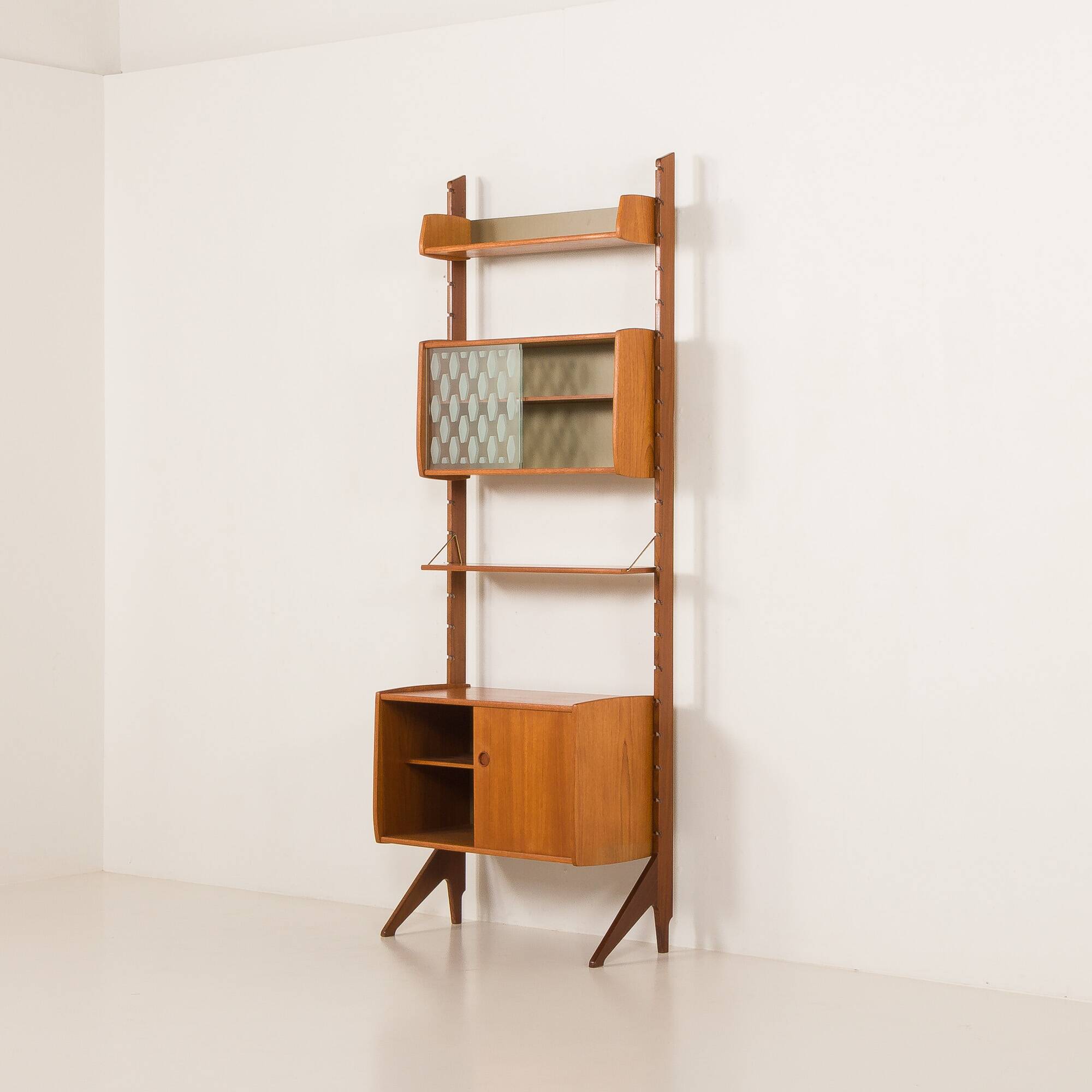 Scandinavian free standing wall unit model Ergo by John Texmon, Norway, 196