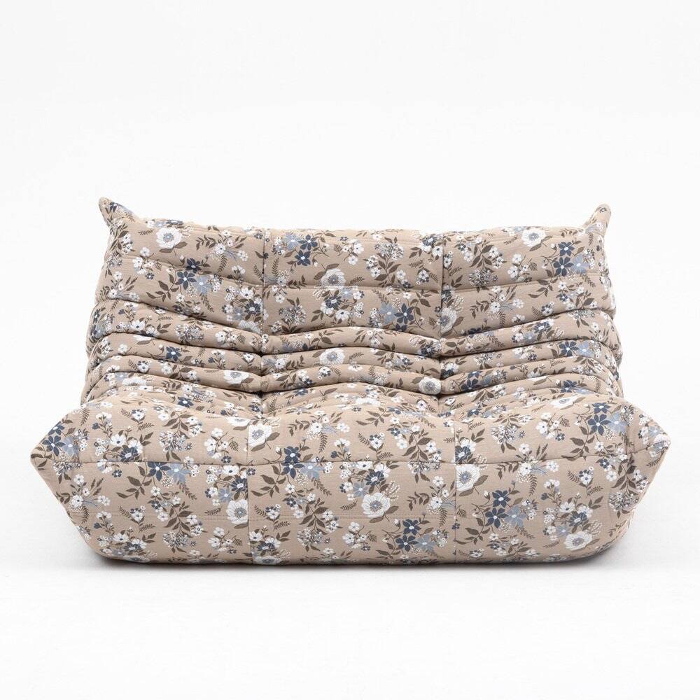Pouf Togo et canapé 2 places tissu imprimé par Michel Ducaroy pour Ligne Roset