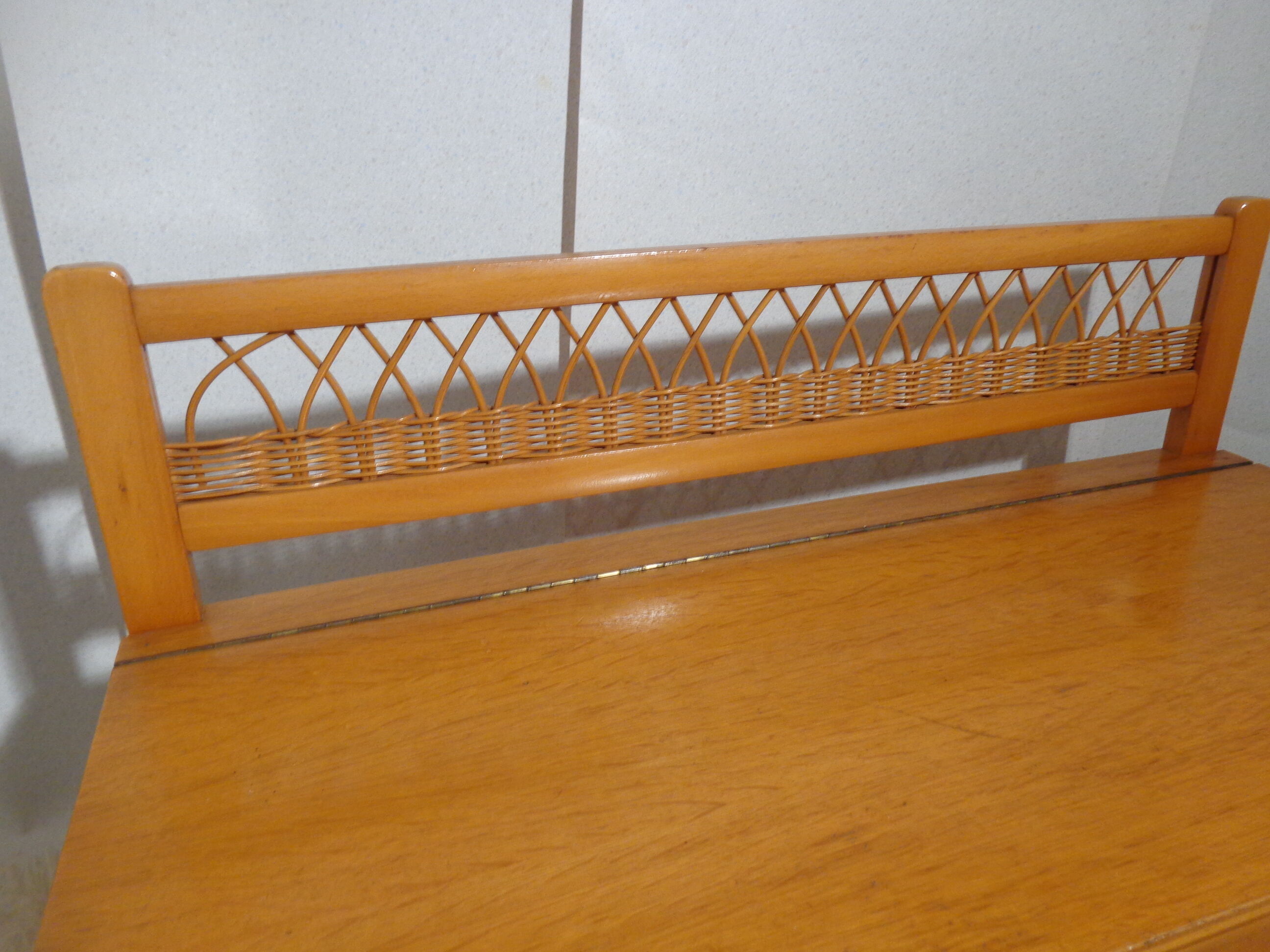 Trunk bench vintage wood and rattan of the 1950s