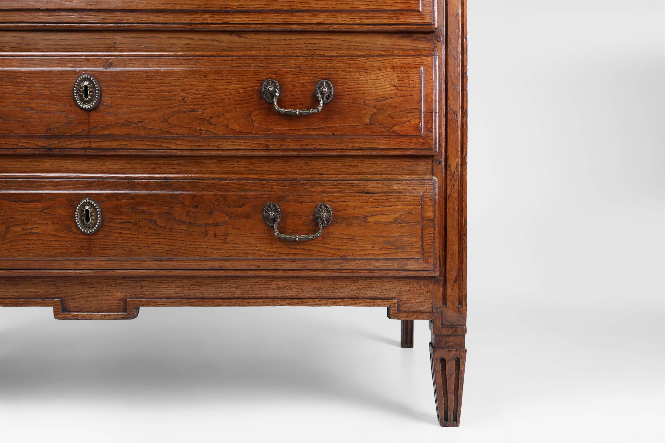 French rustic chest of drawers in solid oak with 3 drawers, ca. 1850