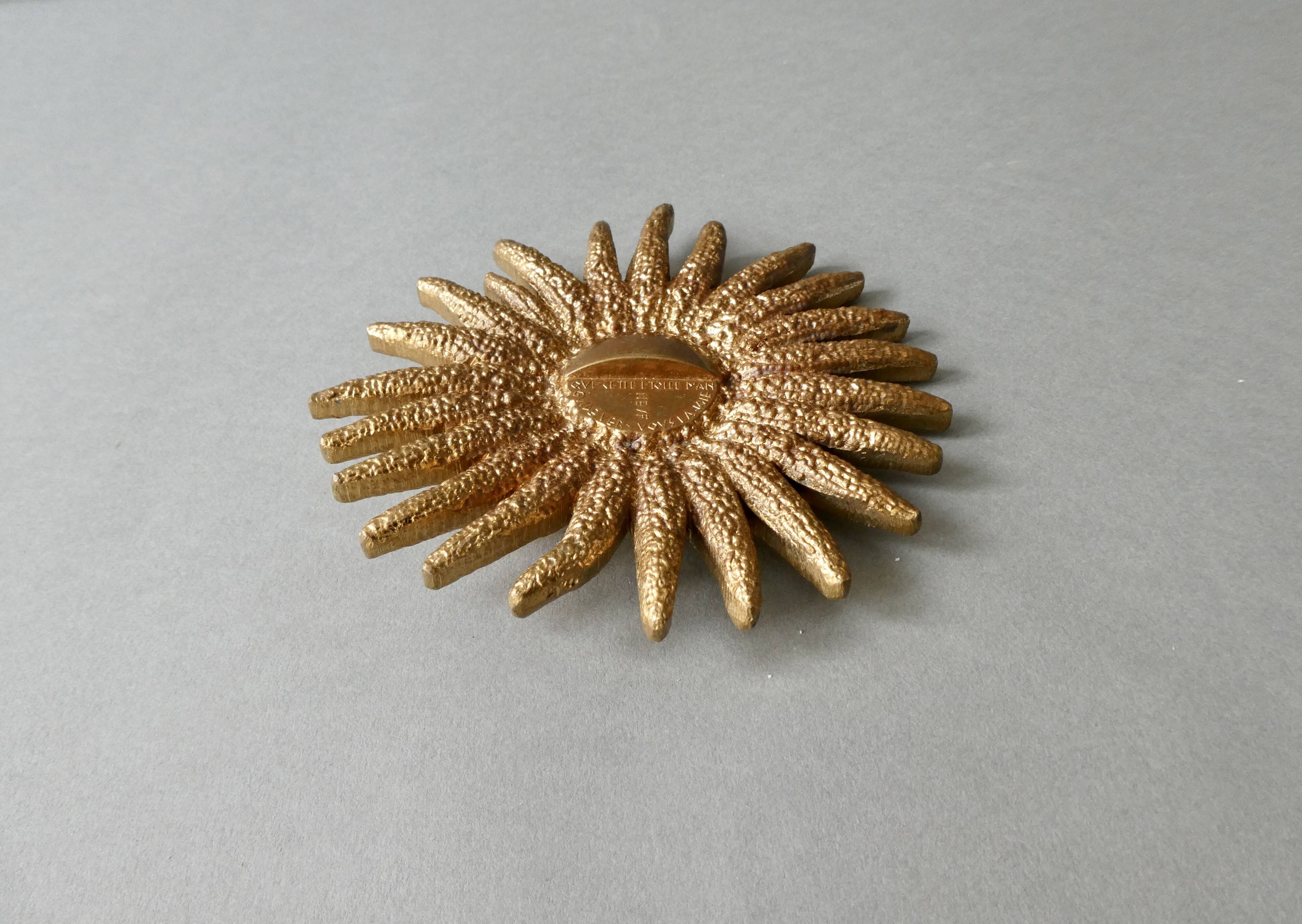 Bronze sculpture paperweight signed Roger Bezombes, 1971