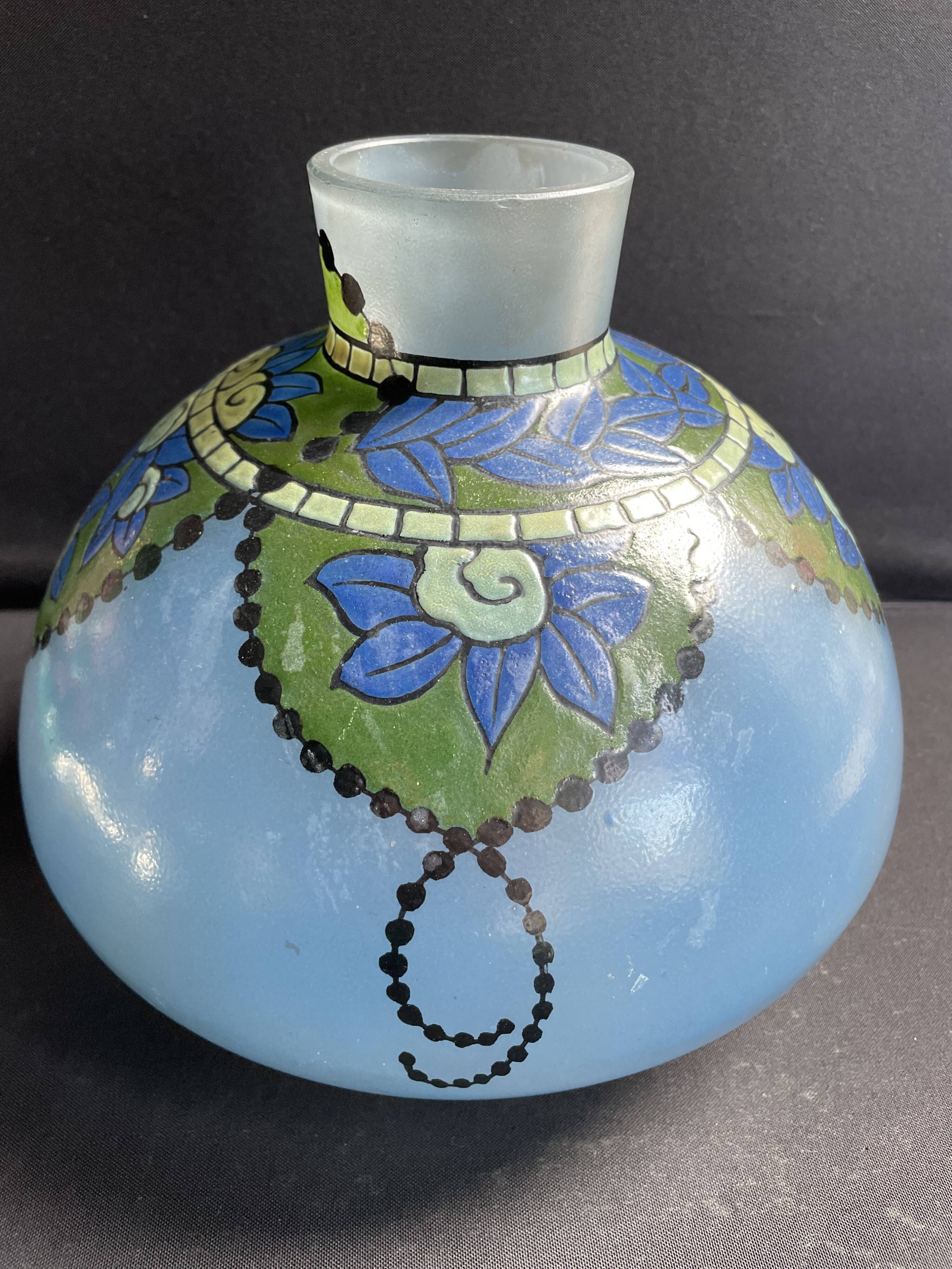 Vase Art Déco signé Verrerie de Leune (1861-1930)