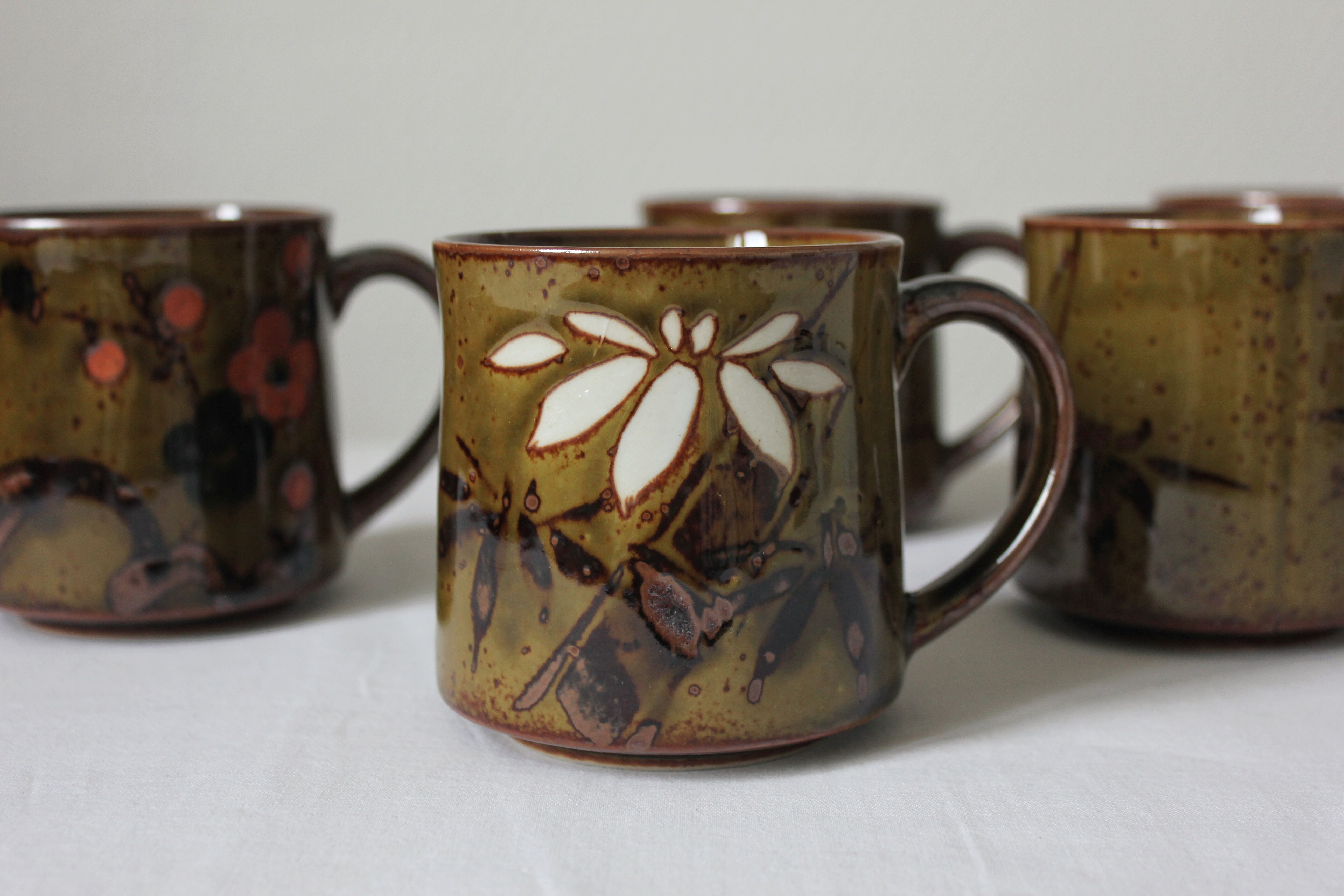 6 mugs en grès flambé vintage années 70