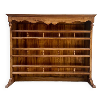 Shelf on foot