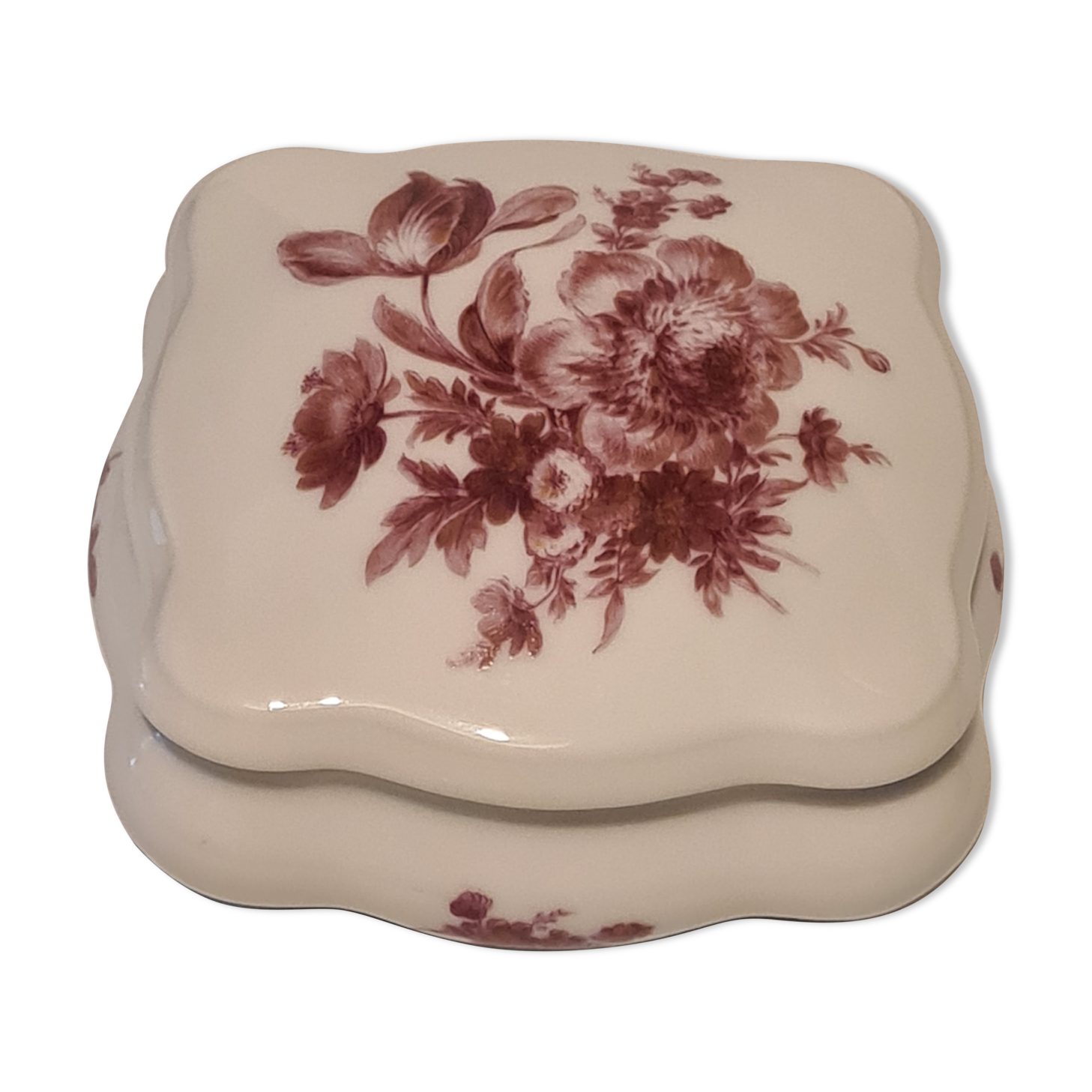 Limoges porcelain candy box with floral decoration