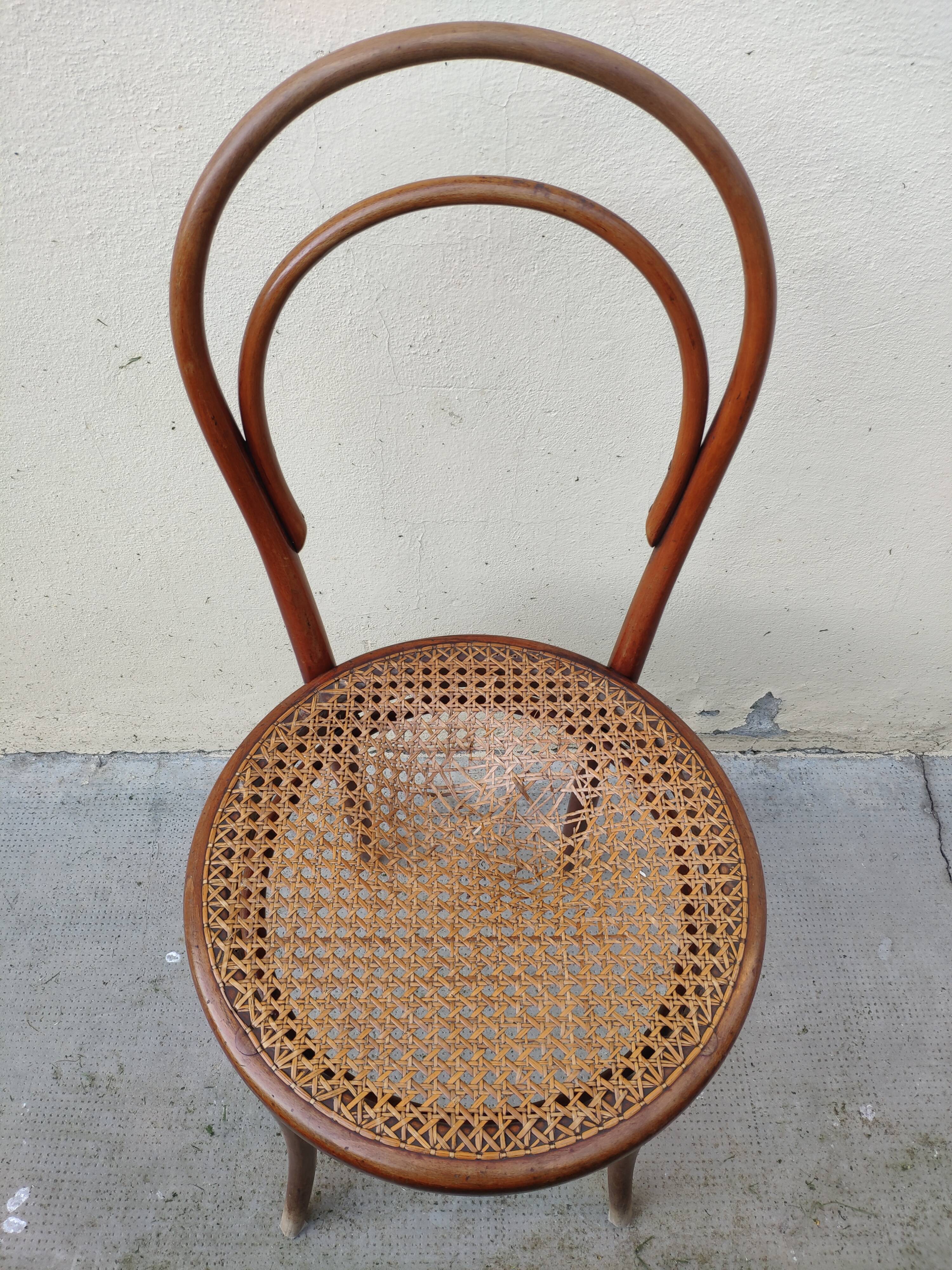 Pair of chairs Thonet n.  14 from 1861-1865, marked with a 1A label and a sun print