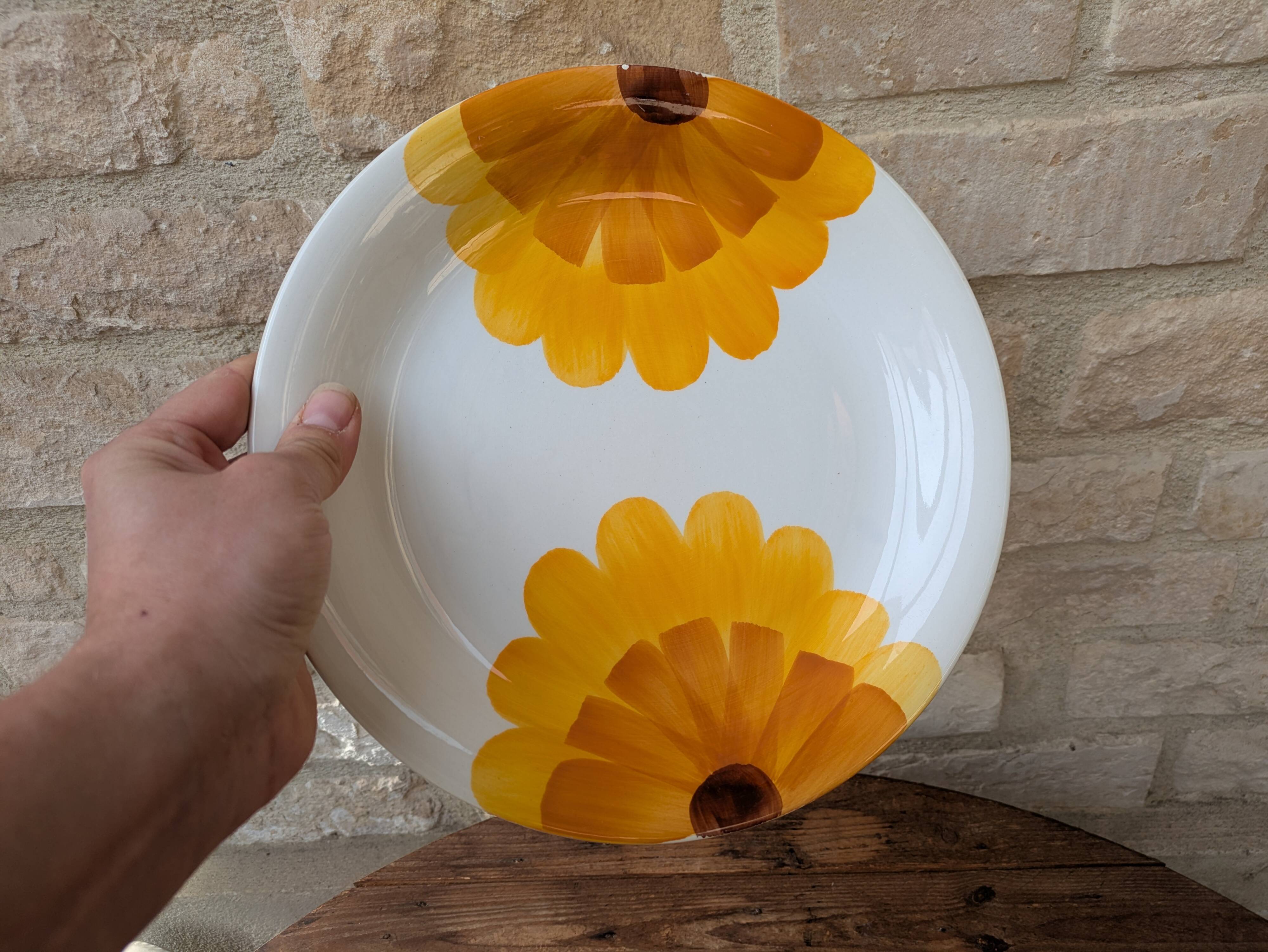 Vintage round serving dish with yellow flowers, Ironstone, 1970s, Italy.