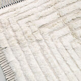 Moroccan Berber carpet beni ouarain unbleached plain with engraved pattern 300x216cm