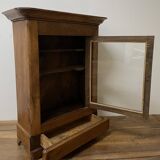 Verriot or walnut display case
