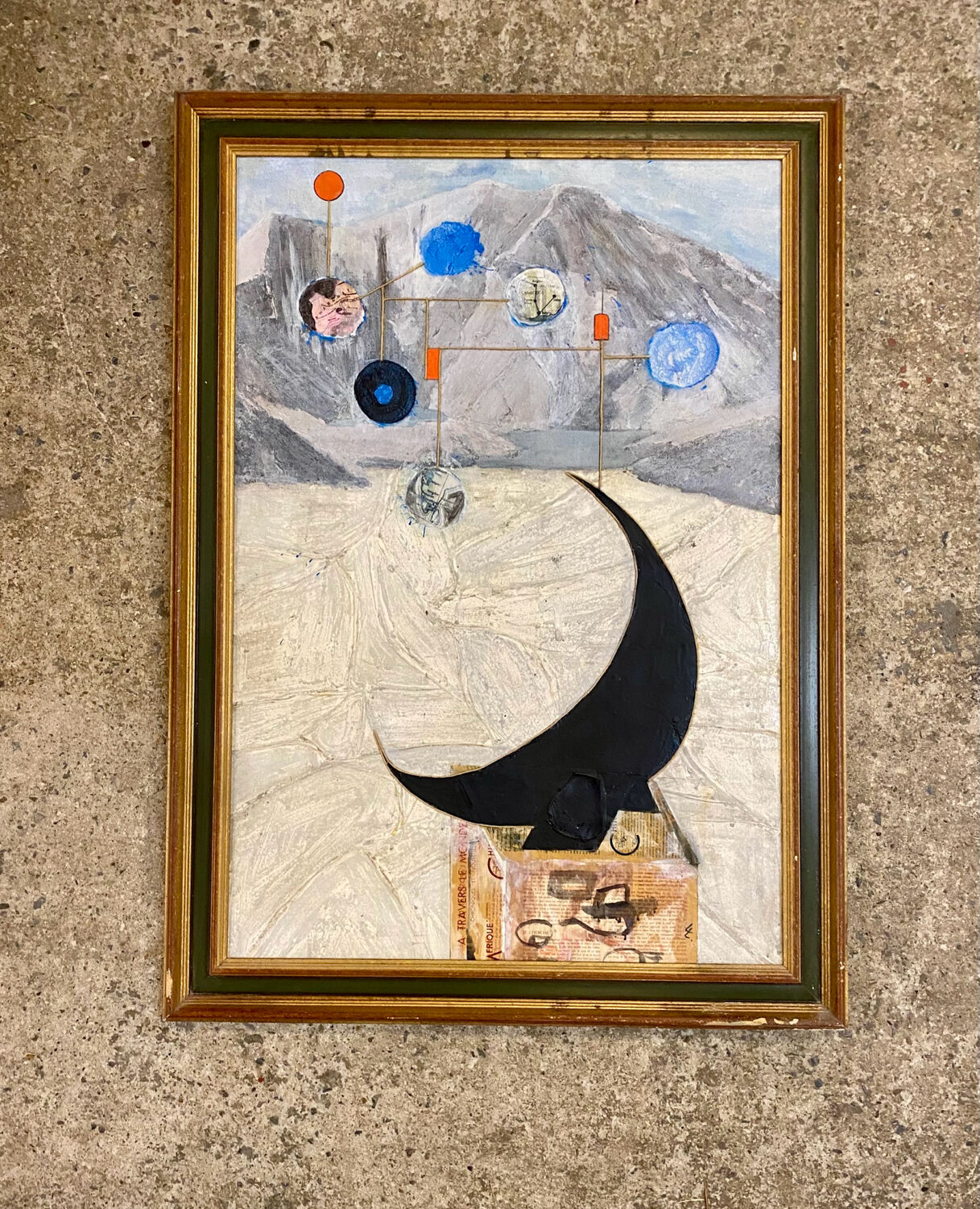 Modern sculpture table