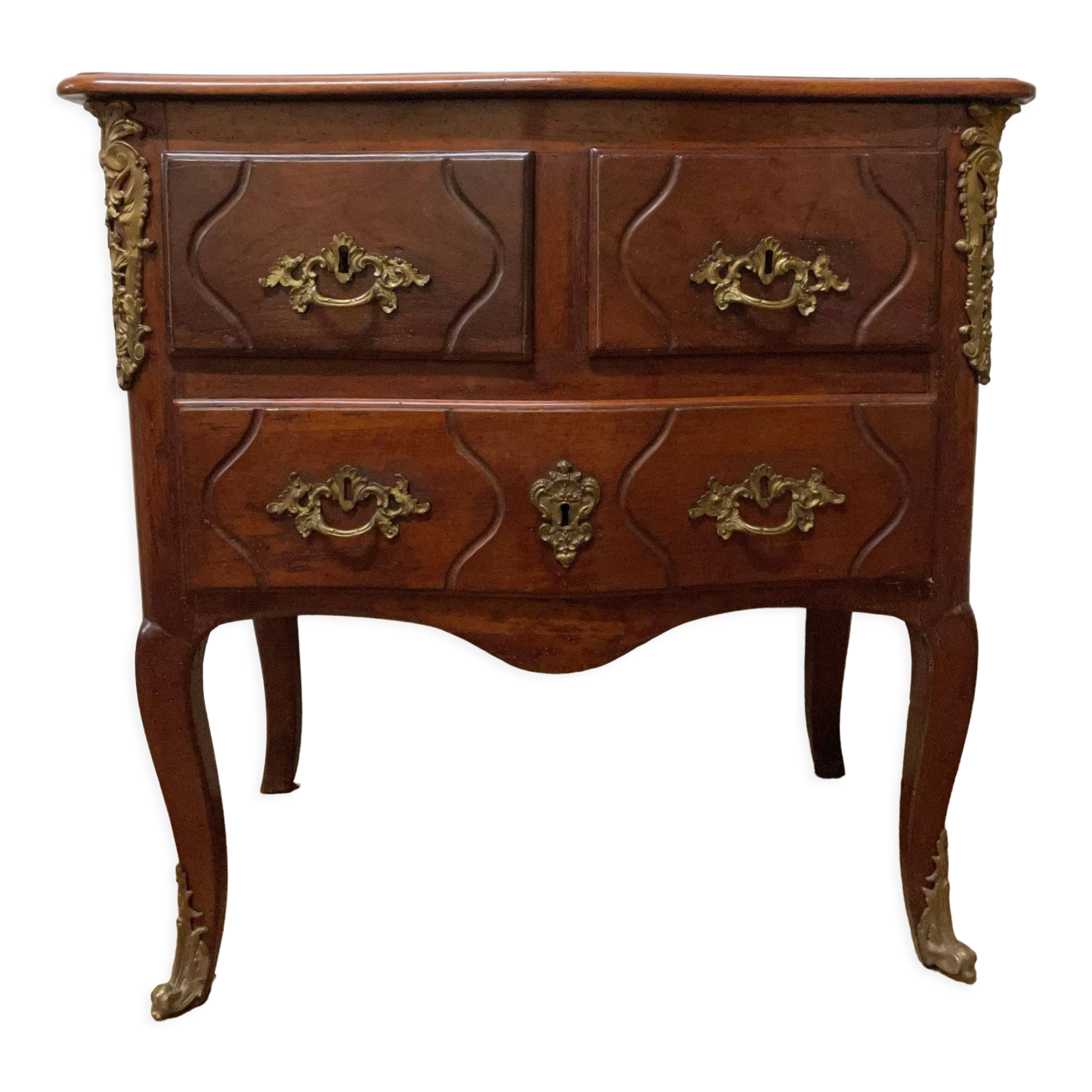 Chest of drawers with curved facade of the nineteenth century