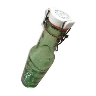 Glass bottle