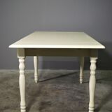 Table with brushed spruce extensions