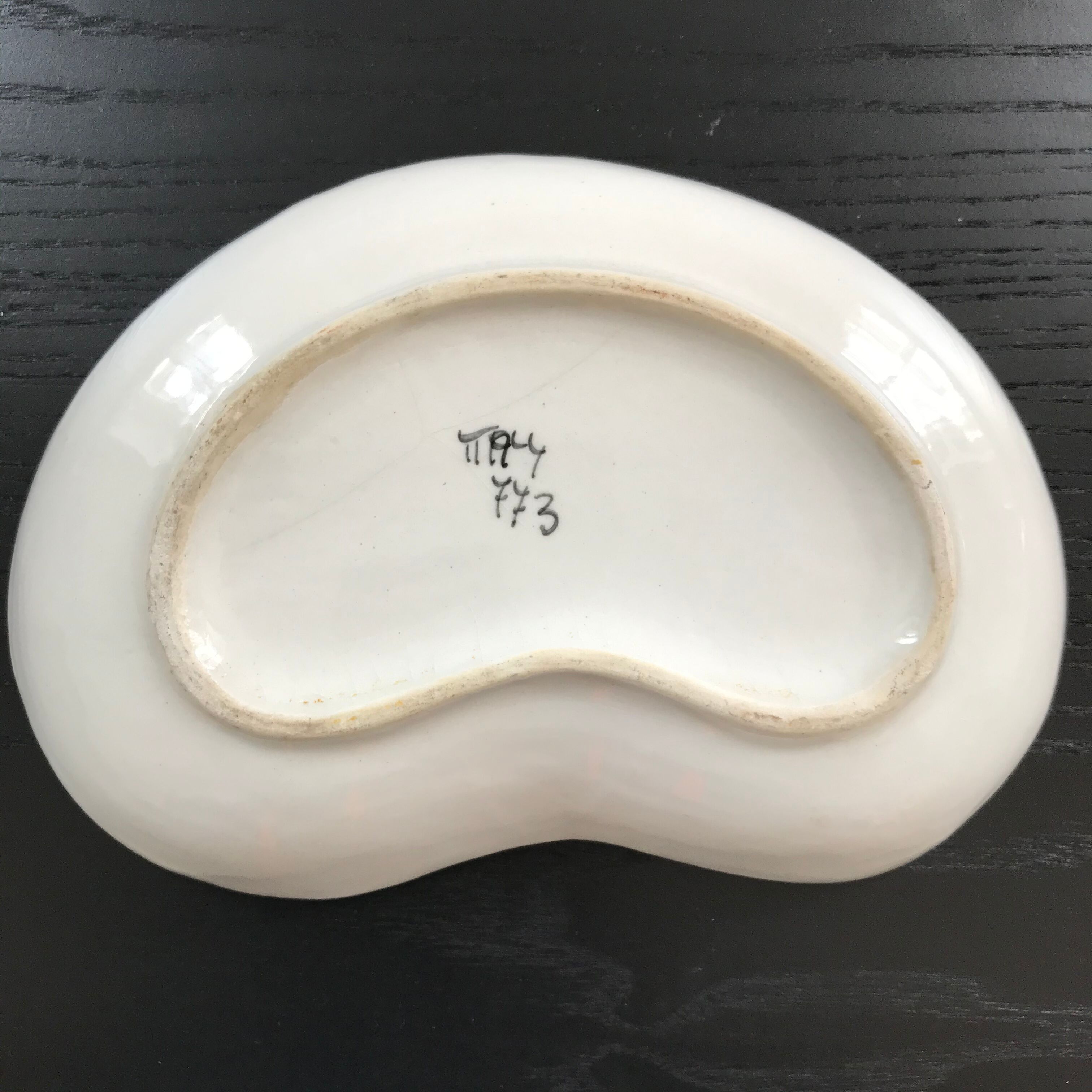 Artichoke decor pocket emptier