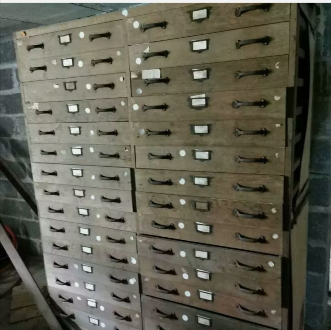 Old craft furniture has 30 oak façade drawers