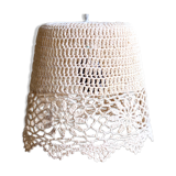 Beige crochet suspension