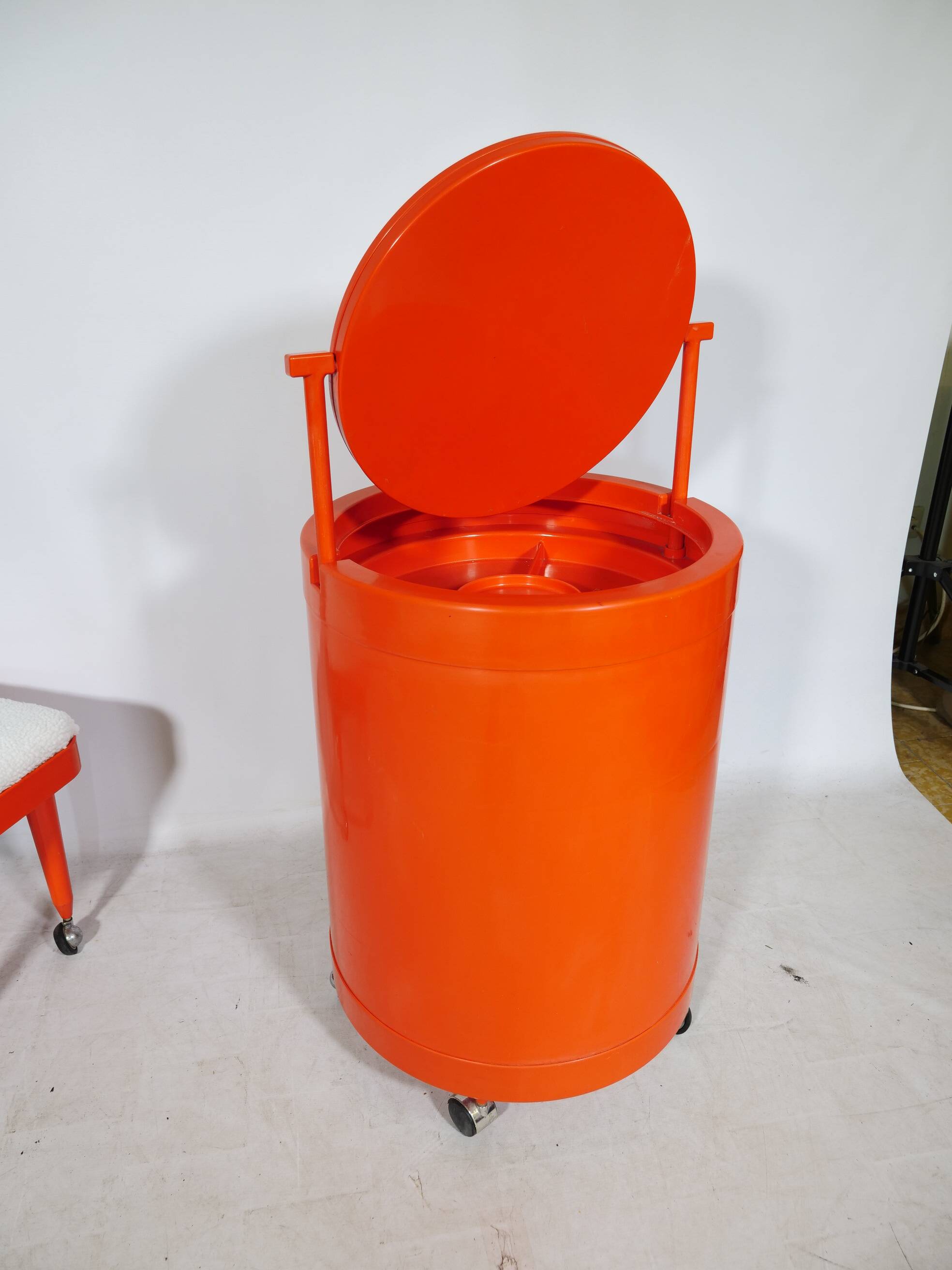 Vanity Table in Plastic by Studio Kastilia for Fanini Fain S.P.A., 1970s
