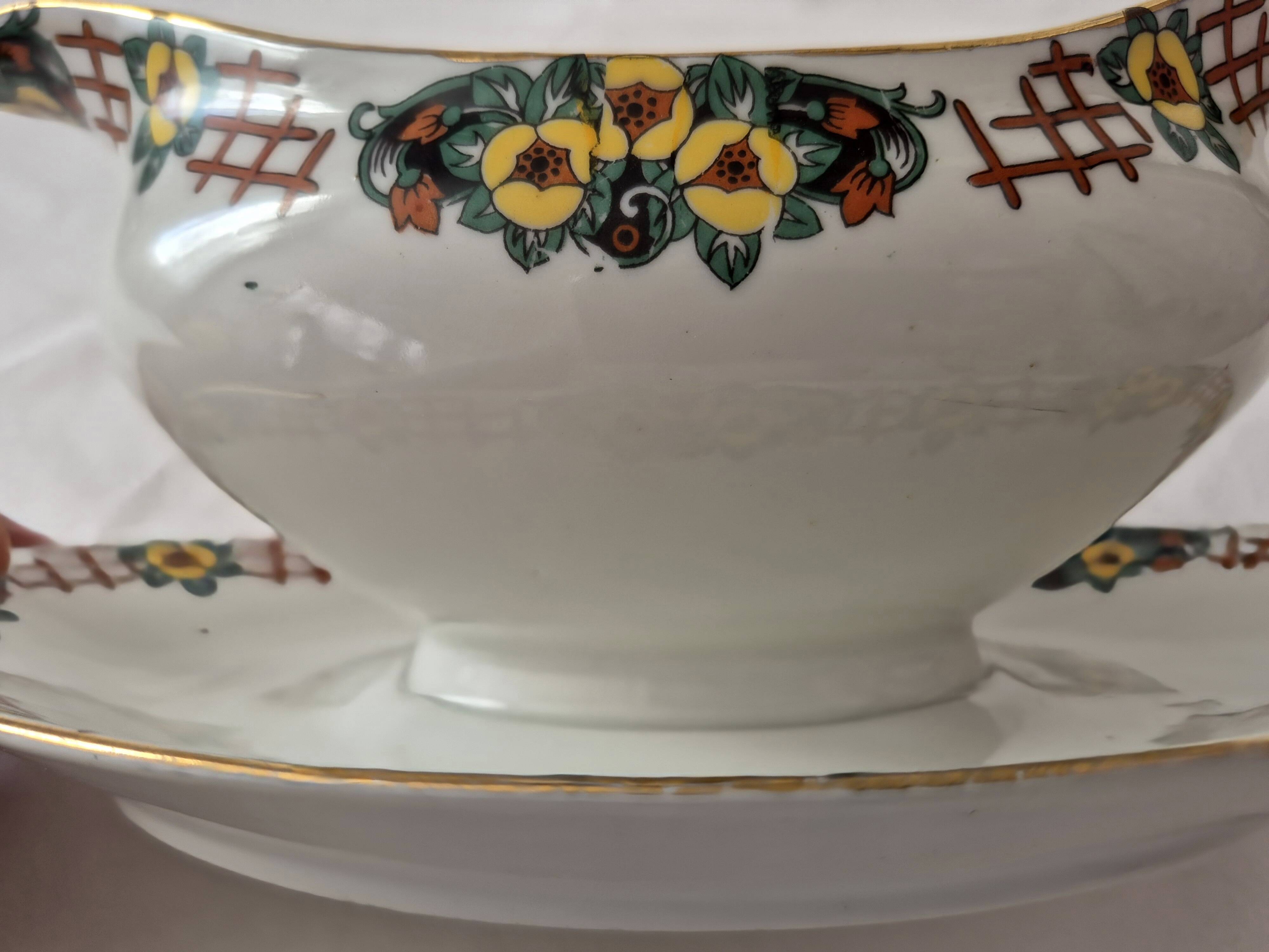 Art Deco sauce boat porcelain from Limoges, André François, A568