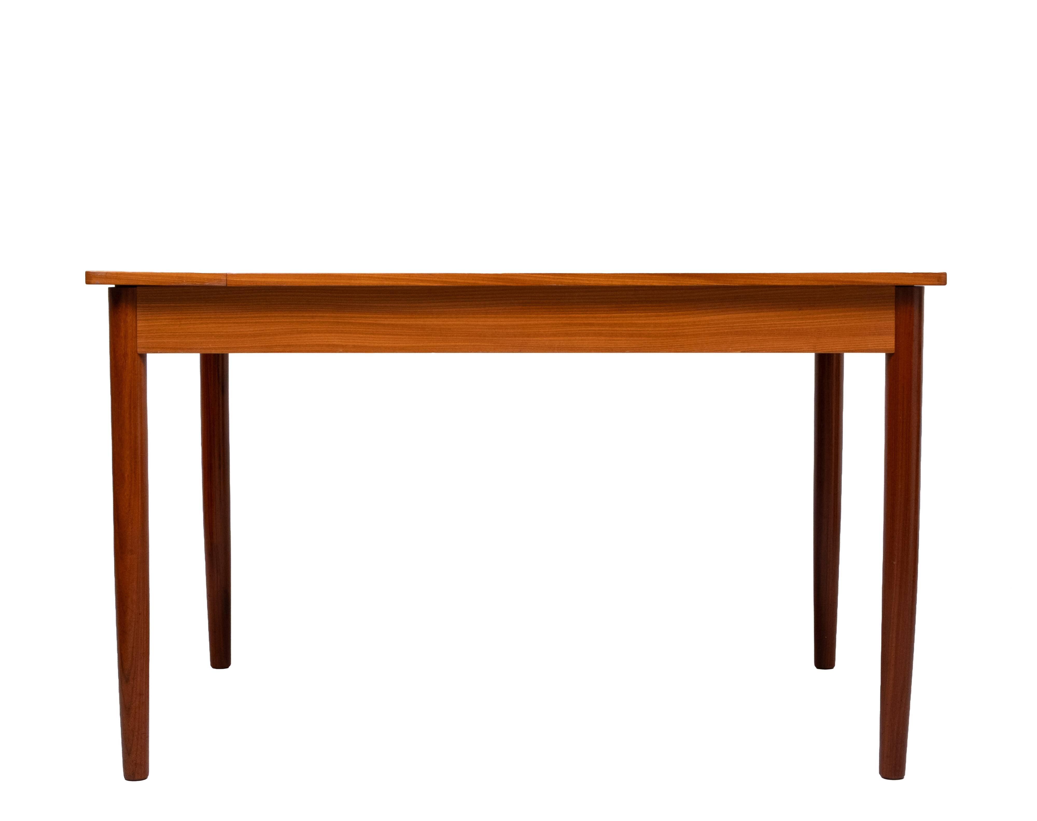Stunning Pastoe expandable Teak Dining table 1960s
