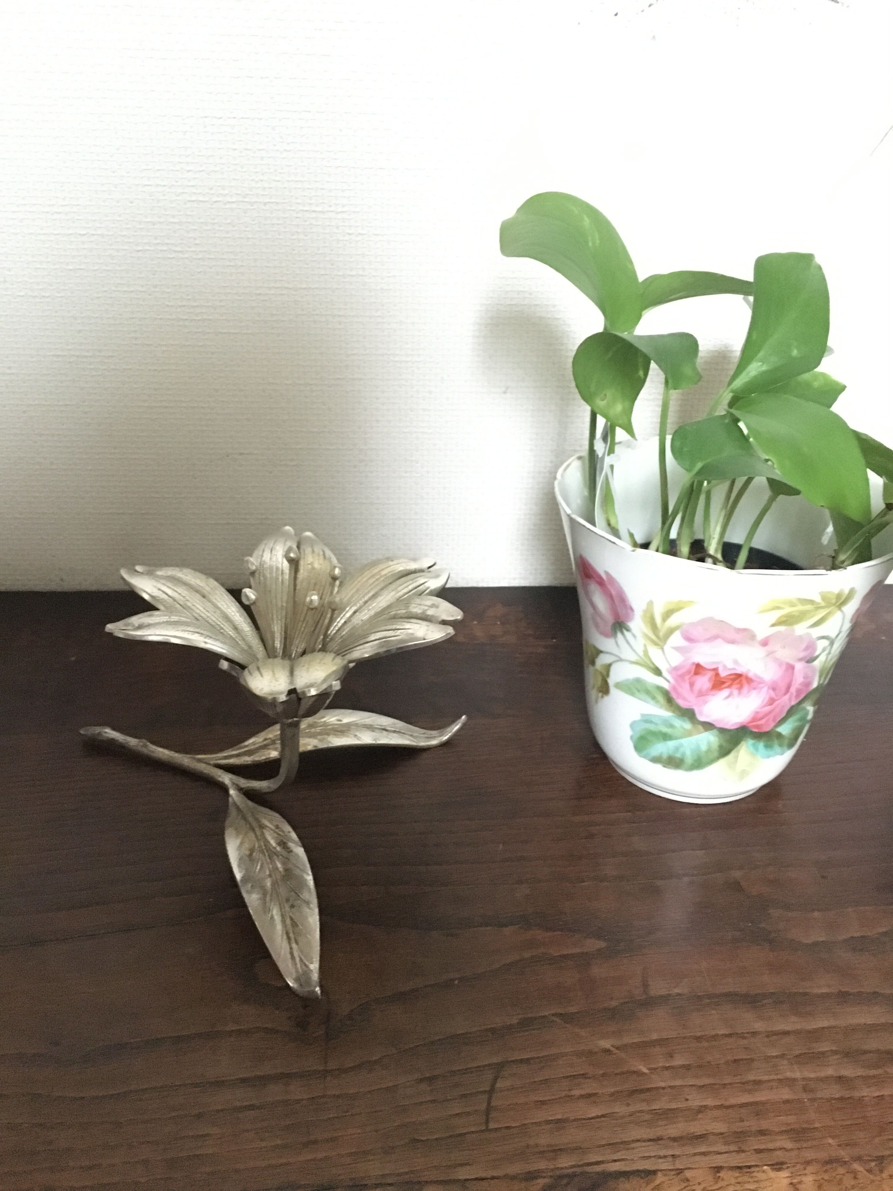 Silver metal flower ashtray