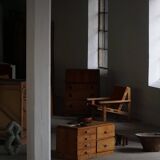 Mid-20th century Art Deco chest of drawers in pine with metal handles, 1940s.